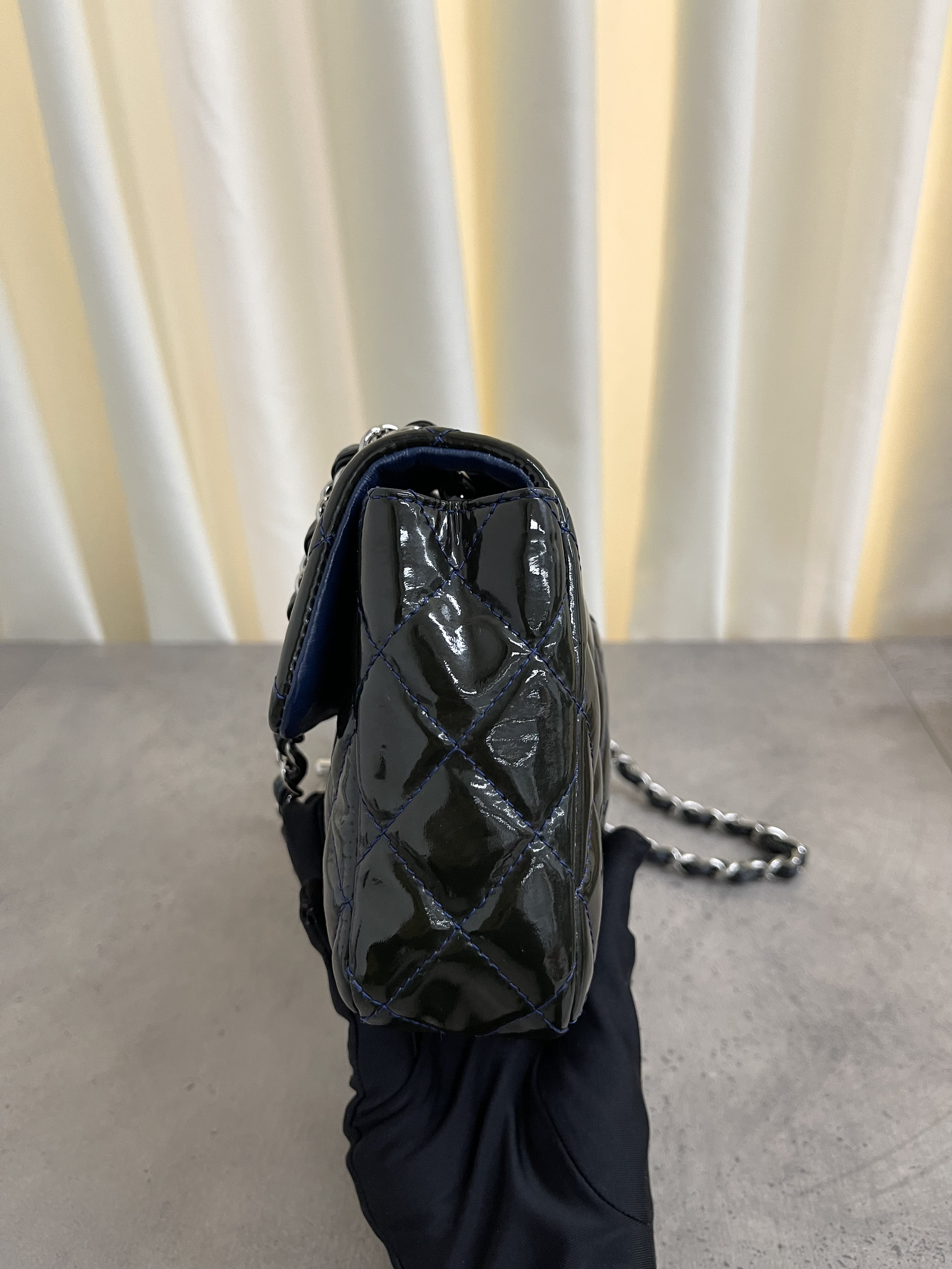 Pre-owned Chanel Patent leather CF/ Product Code: 26012402