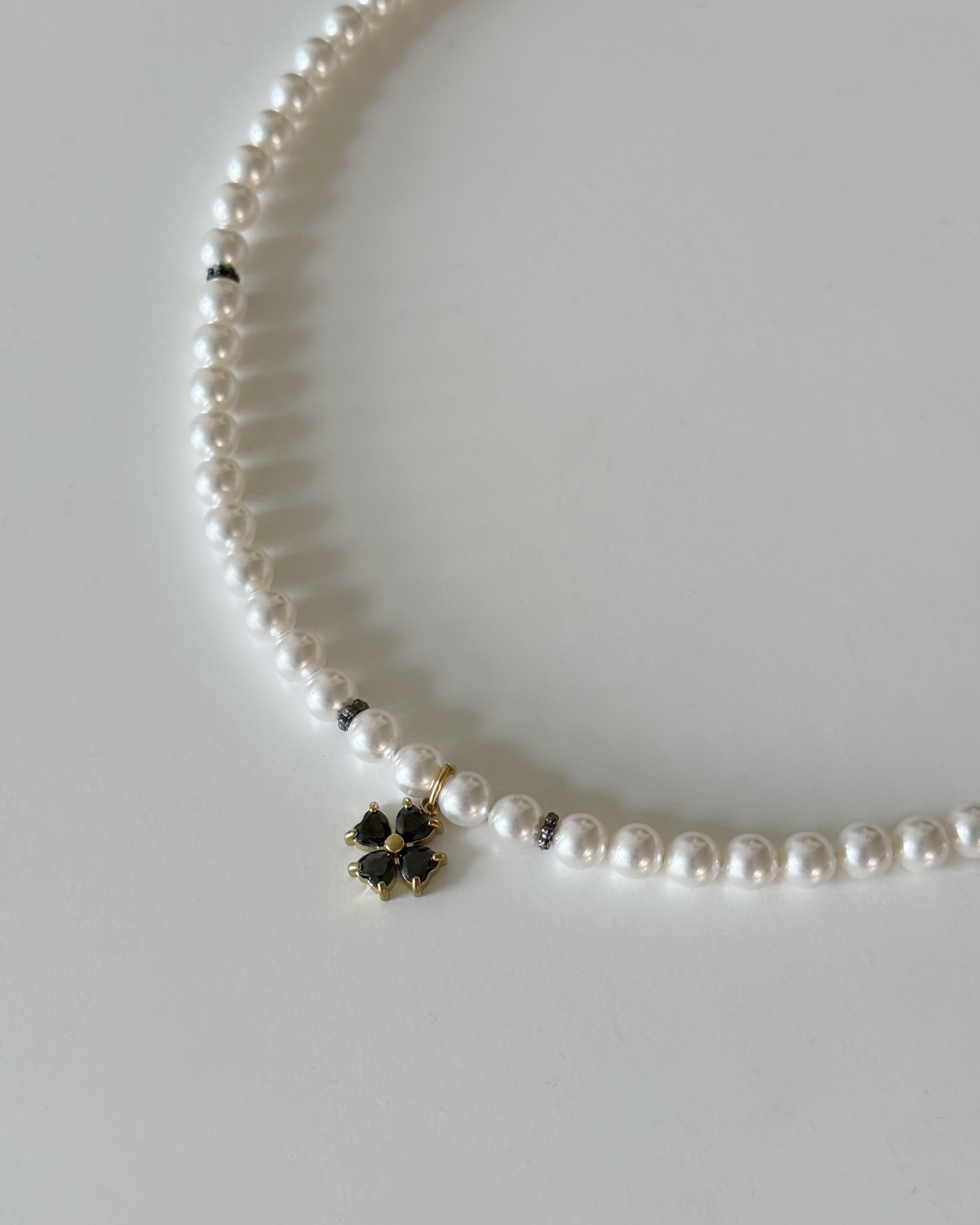 雅黑小花珍珠頸鍊/6mm米白珍珠 