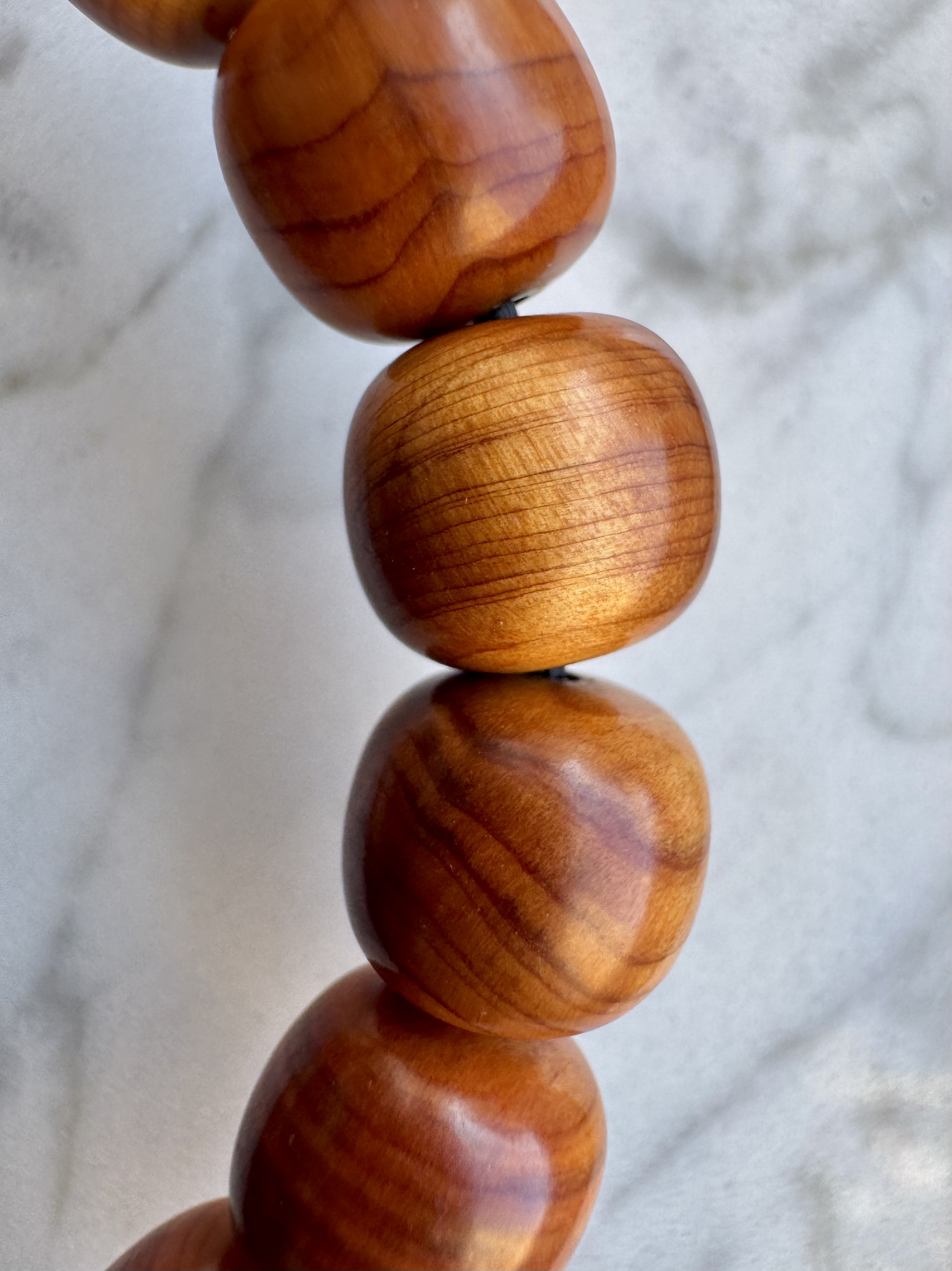 陳化黑油料崖柏手串