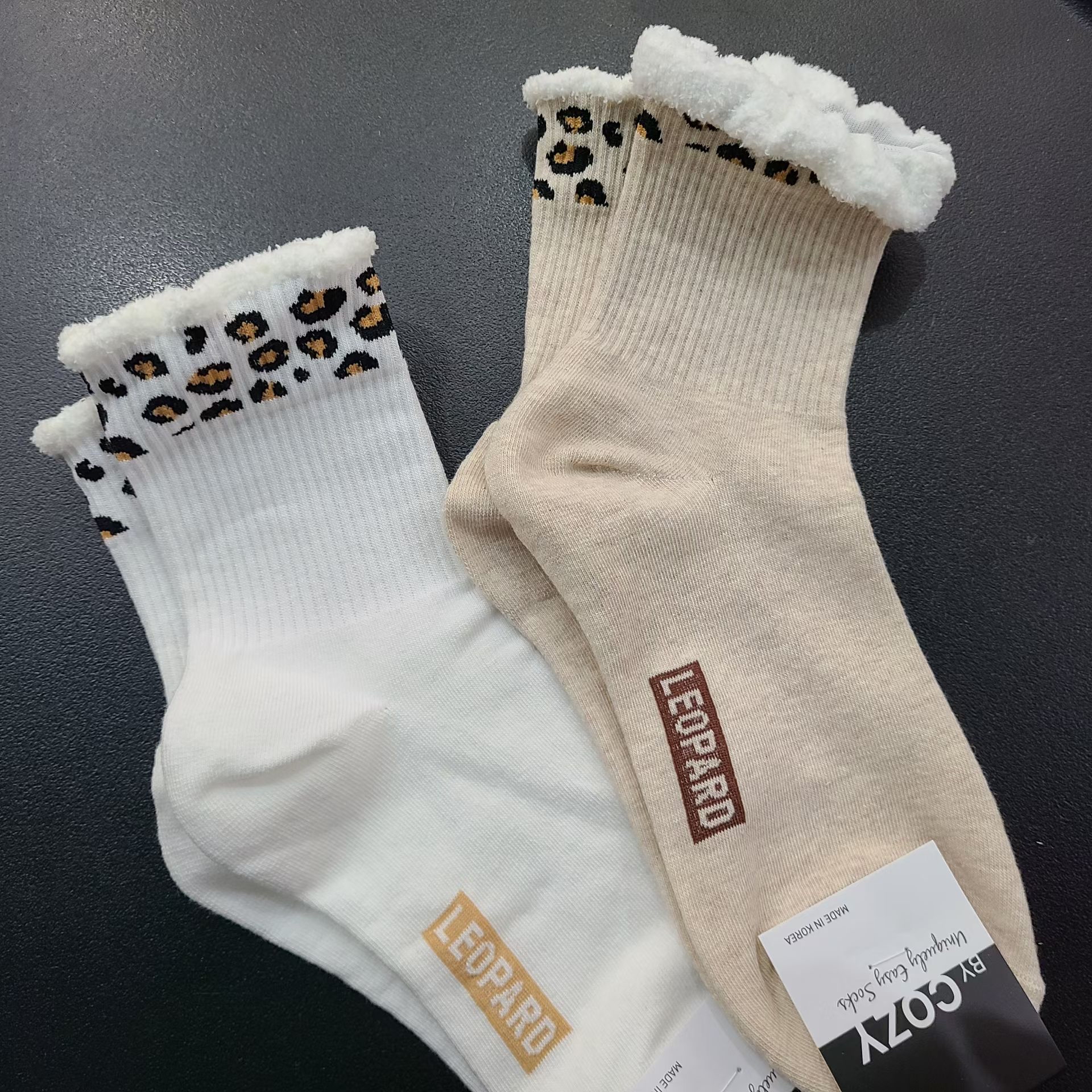 AJ OY 白邊豹紋襪 $100/4對