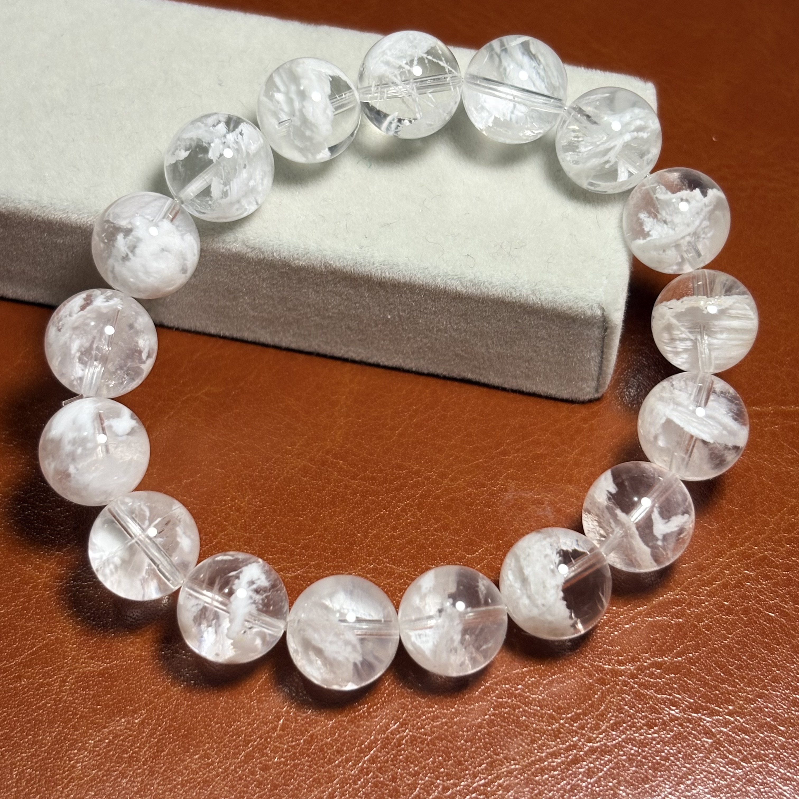 雪花緍紗白幽靈手串 No.4567 丨規格：12mm珠17cm手圍