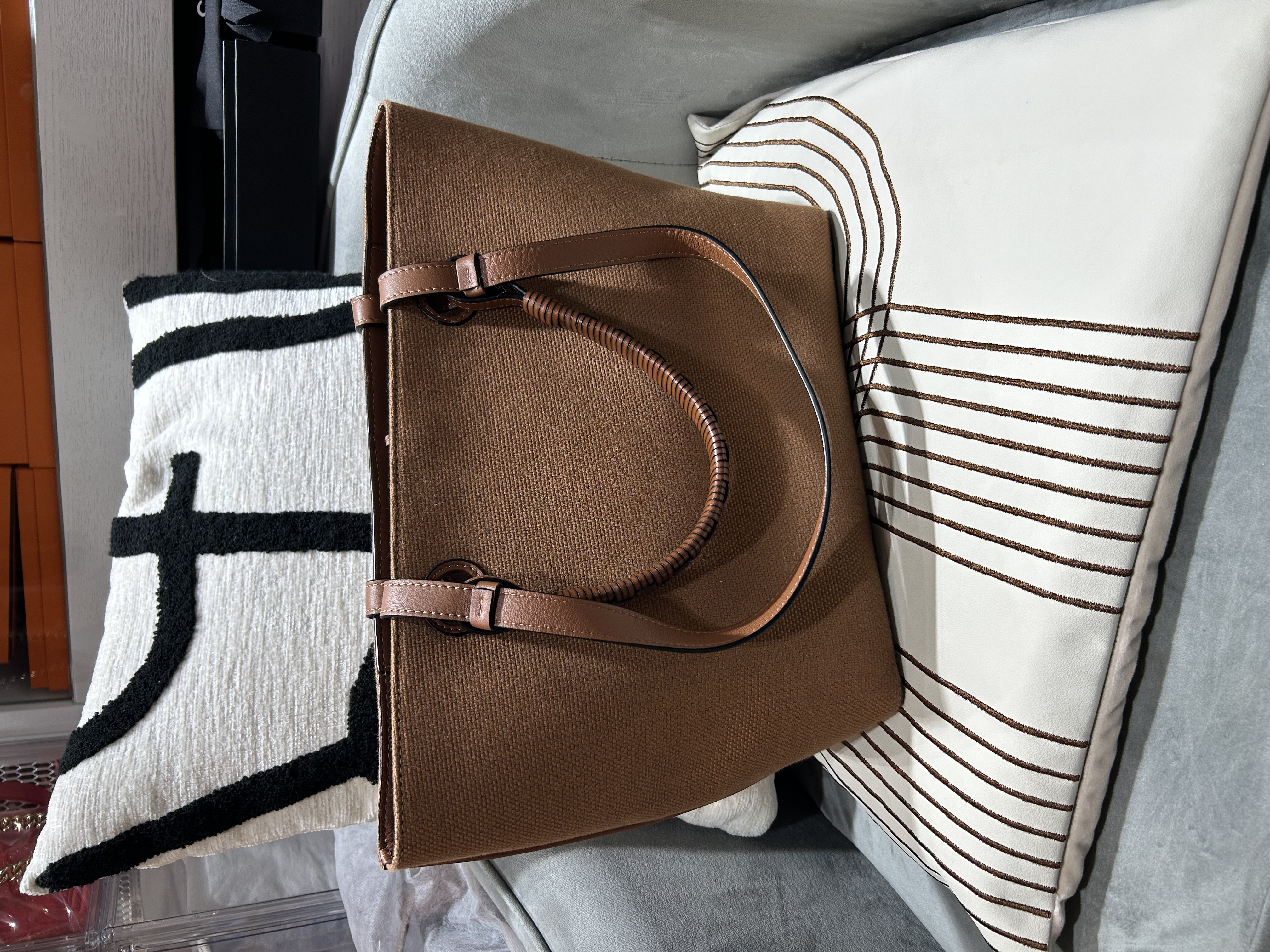 LOEWE Anagram 2 way bag tote shoulder bag Tan 100%Authentic, 98%anew ✅Dust bag