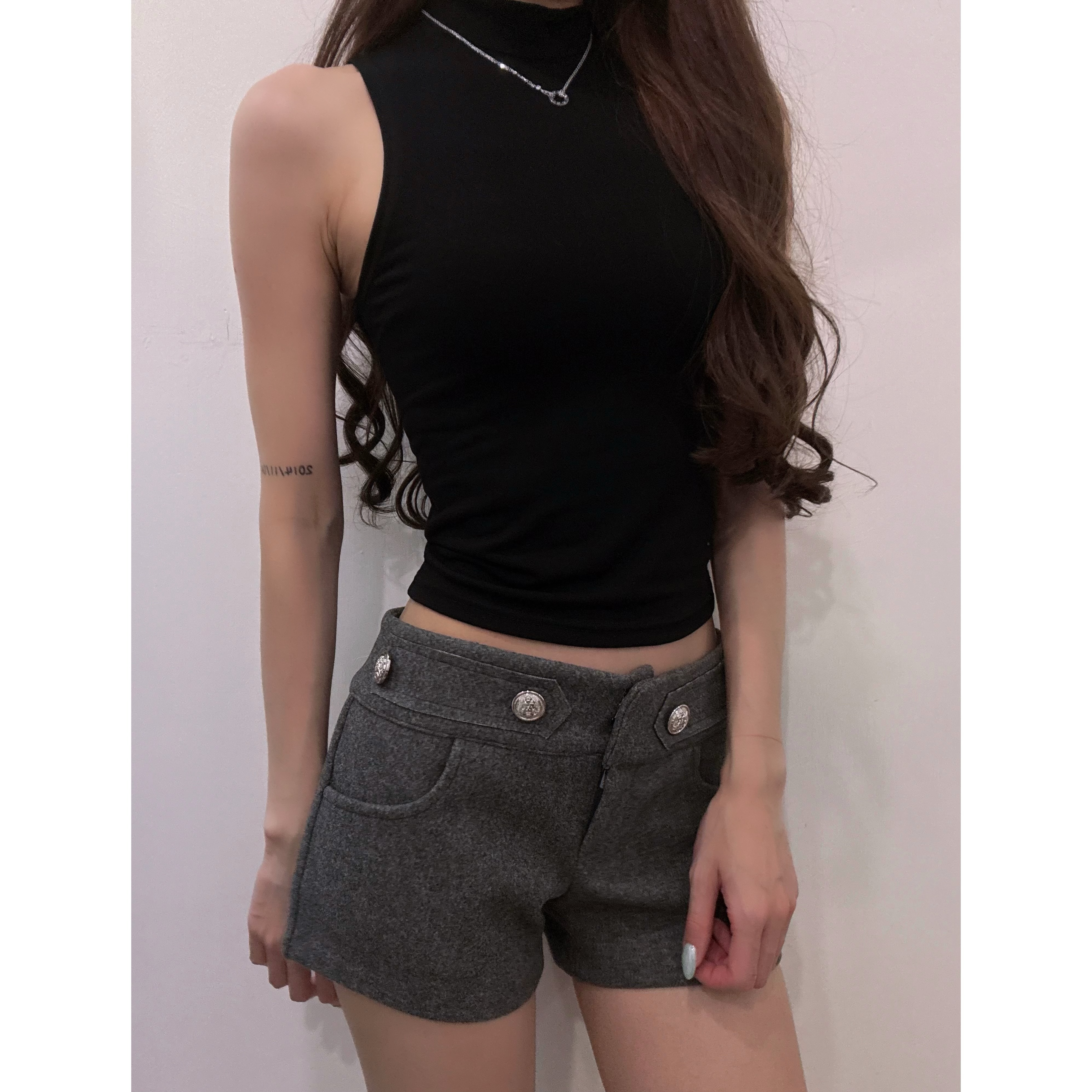 優惠價10月3截單🤎2609S《SILVER BUTTONS SHORTS》