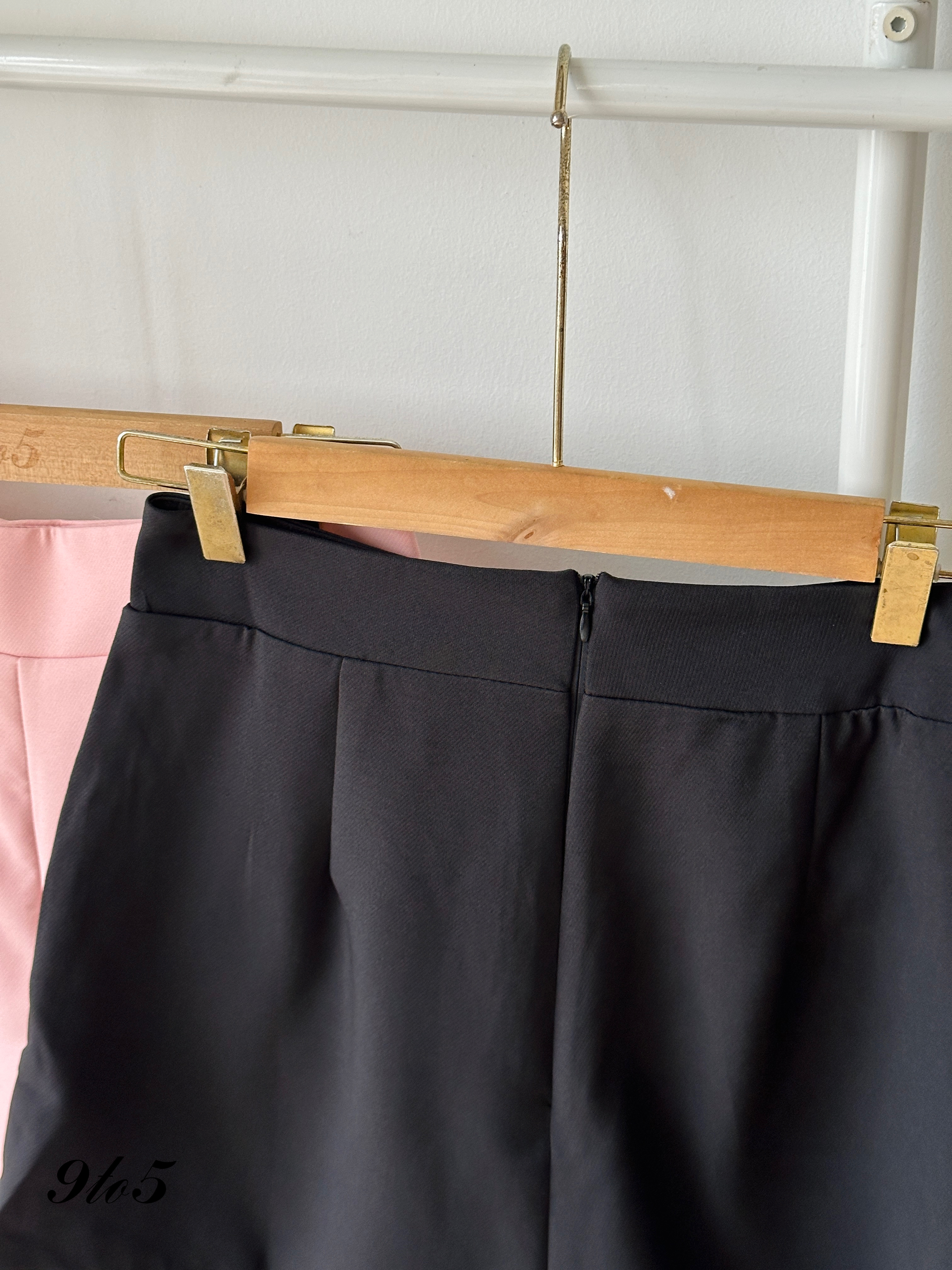 D2318 Tweed Matching Set - Black & Pink