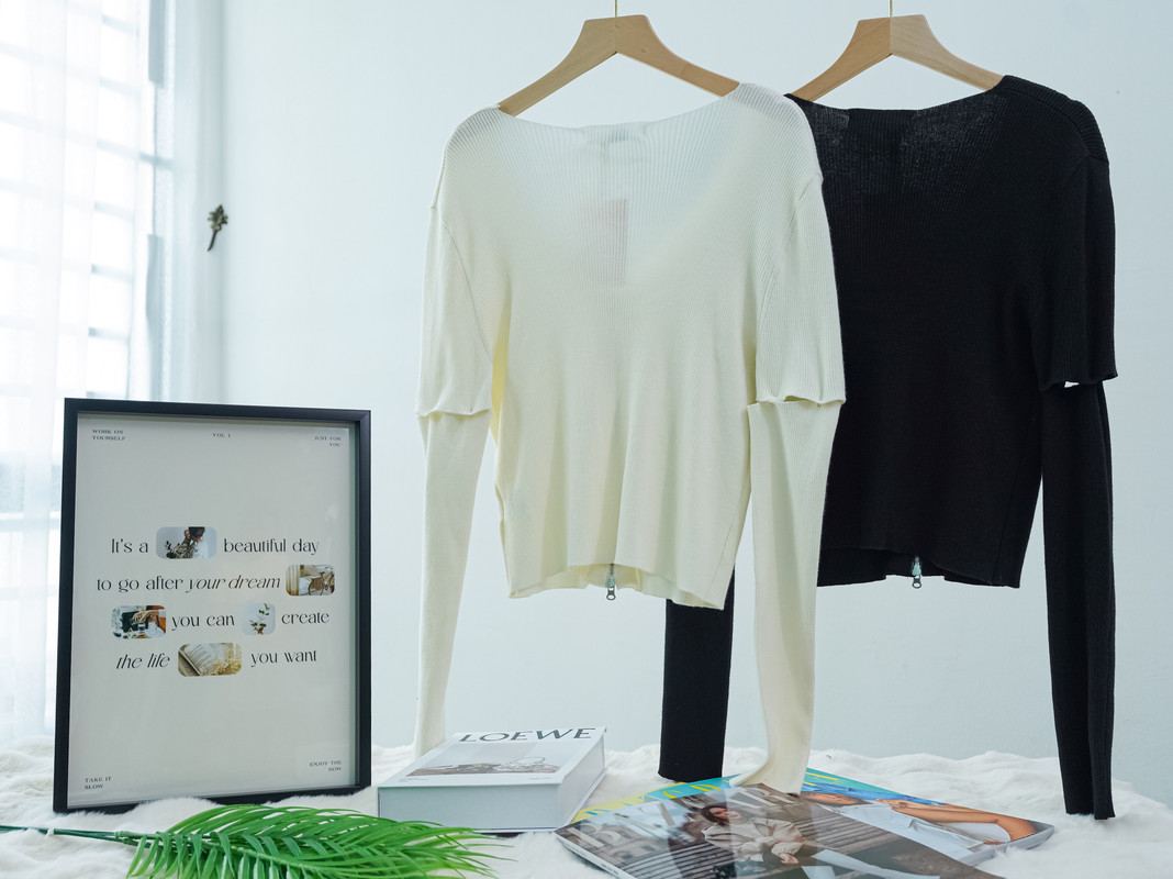Detachable Sleeve Knit Top with Zipper Detail ‖ 可拆卸袖拉链针织上衣 KR016258014