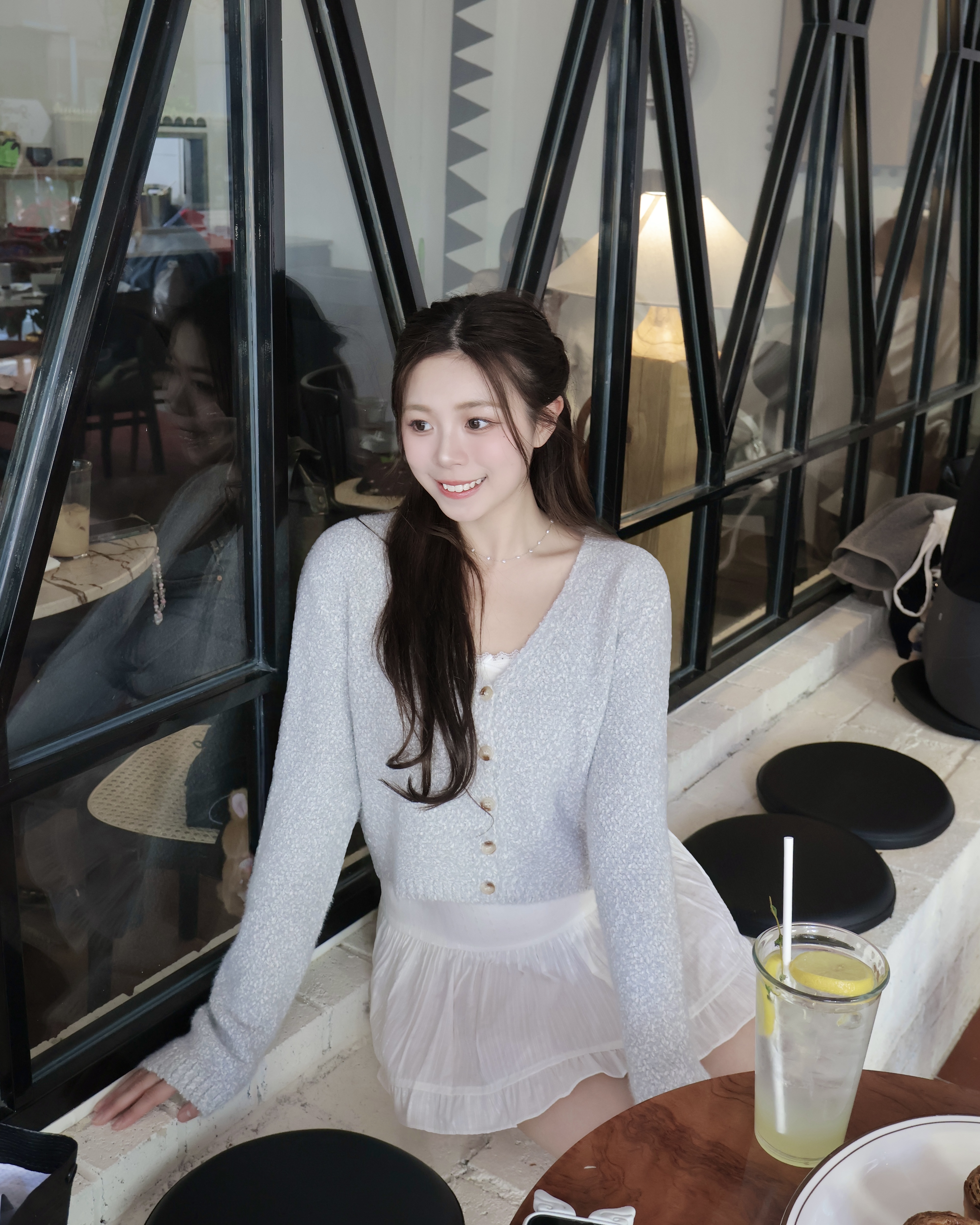 【 精緻女孩𝑷𝒊𝒄𝒌～紙片人！質感粒粒雪球配琥珀鈕扣兩穿上衣🩵】 Snowy Soft Cardigan Top(兩色入)