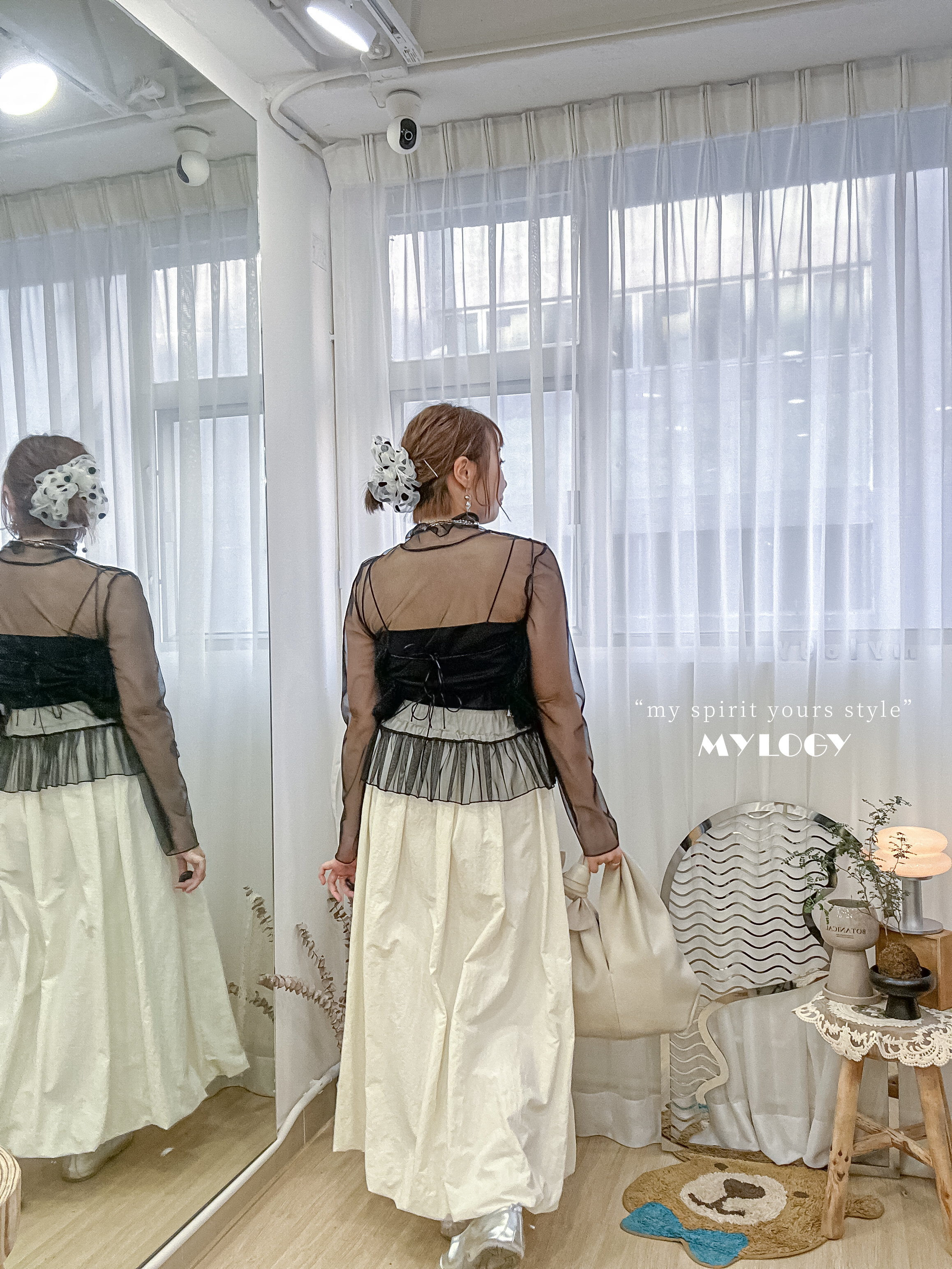 造型輕盈呼吸術～高領薄紗裙擺罩衫 NK0002