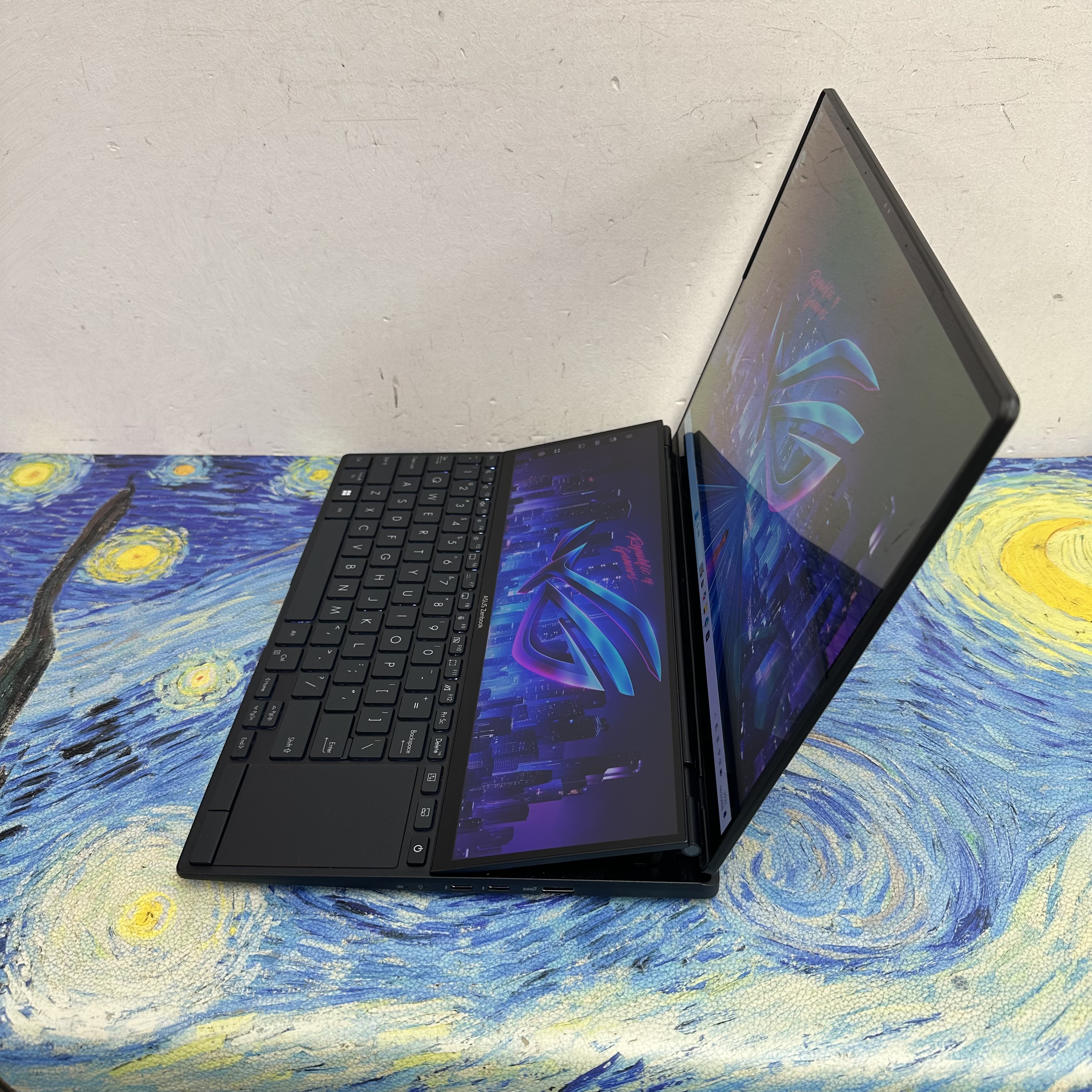 #5606 (2.8K OLED 雙Touch Mon RTX 4060輕薄雙Zenbook🔥) Asus Zenbook Pro Duo 14寸 2.8K 120Hz OLED Mon Intel i9-13900H /32GB Ram/2TB SSD/ Dolby Atmos喇叭/ Gaming Laptop / Notebook / 黑色/ 