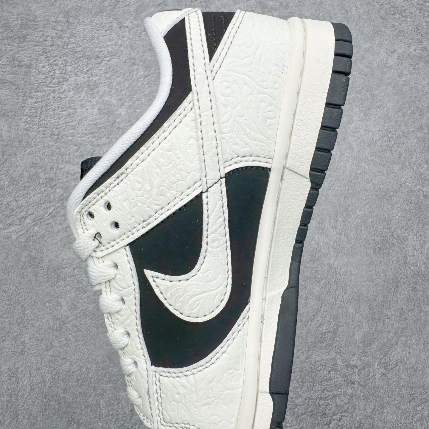 Nike SB Dunk Low IF3944-001 