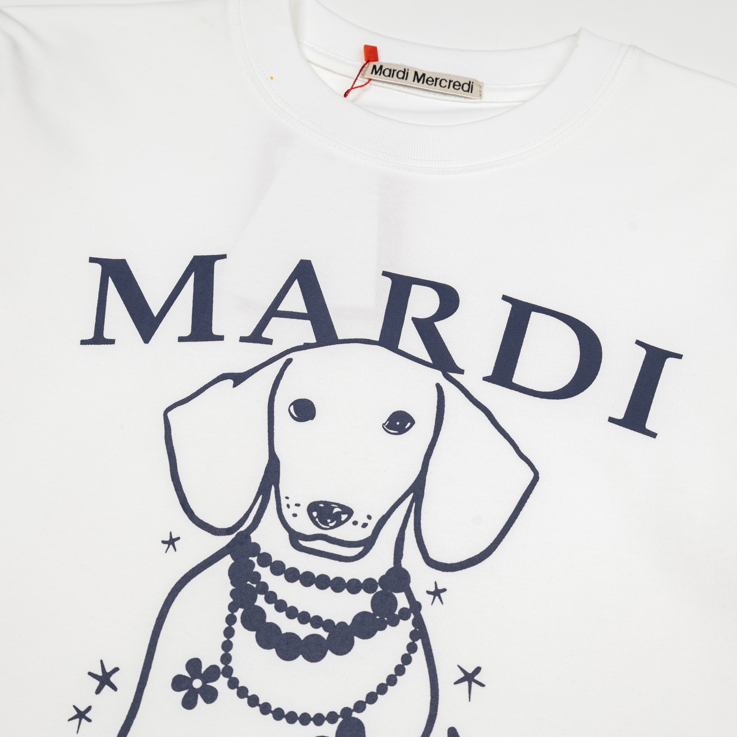 Mardi Mercredi Swing The Tail Ddanji Pearl Necklace T-shirt