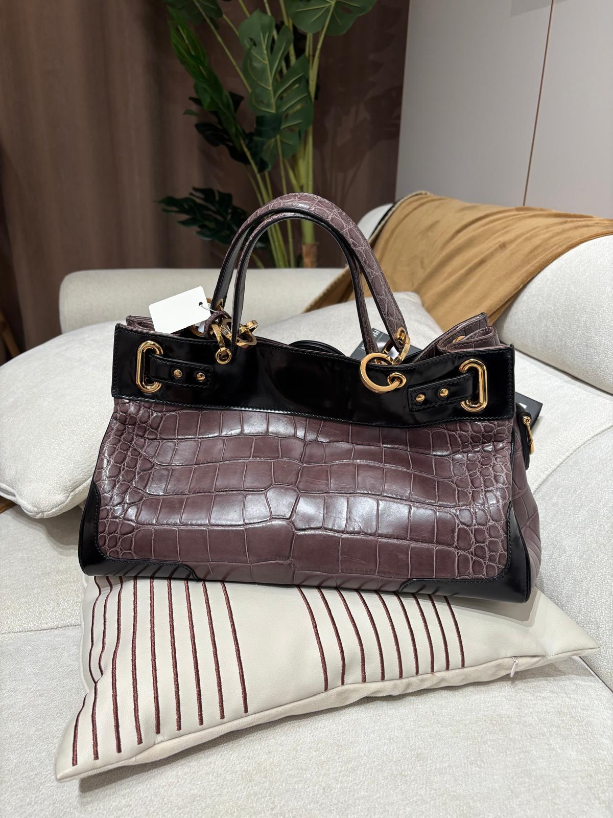 Balenciaga Crocodile Embossed Calfskin鱷魚壓紋小牛皮手袋 100%Authentic, 95%new 