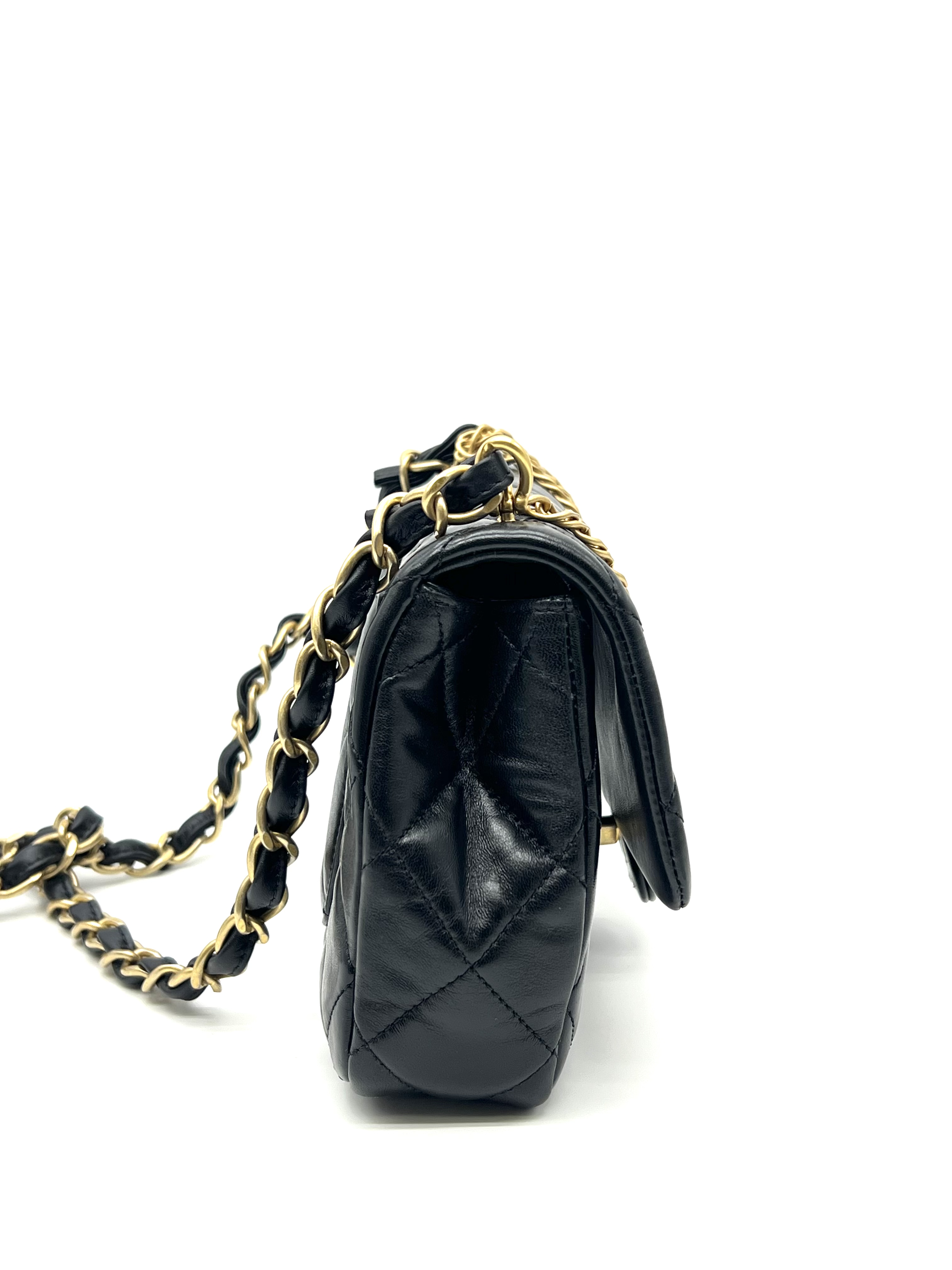 Pre-Owned CHANEL Flap Bag / Product Code: 26042219
