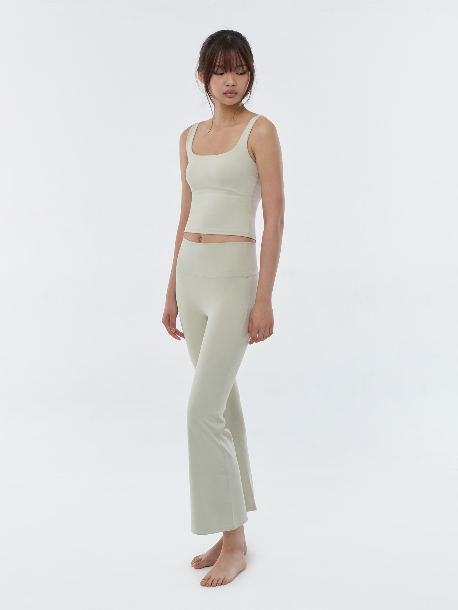 預購_Capri bootcut leggings by Conch