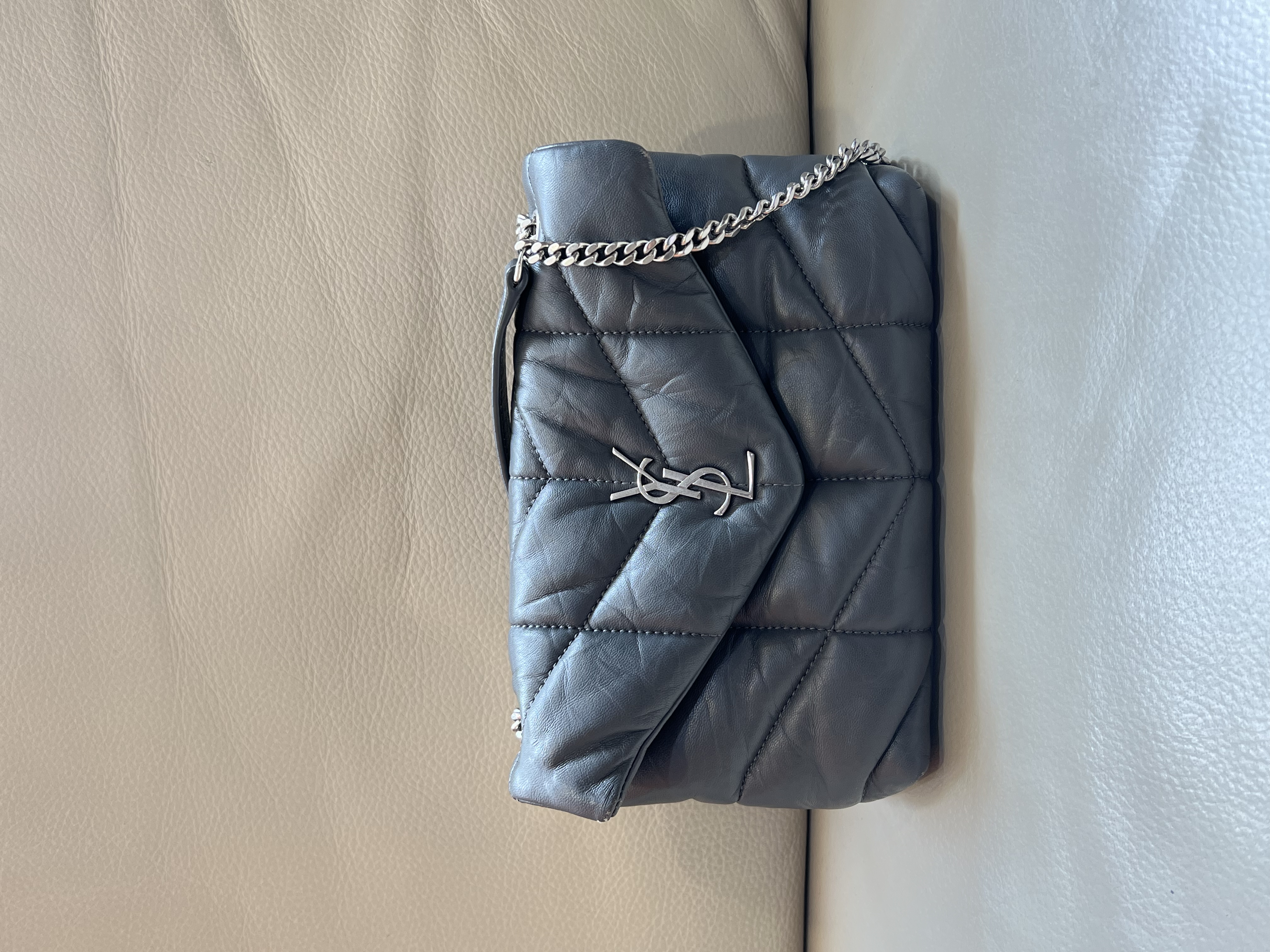 Pre-Owned YSL Loulou Puffer / Product Code: 36041631