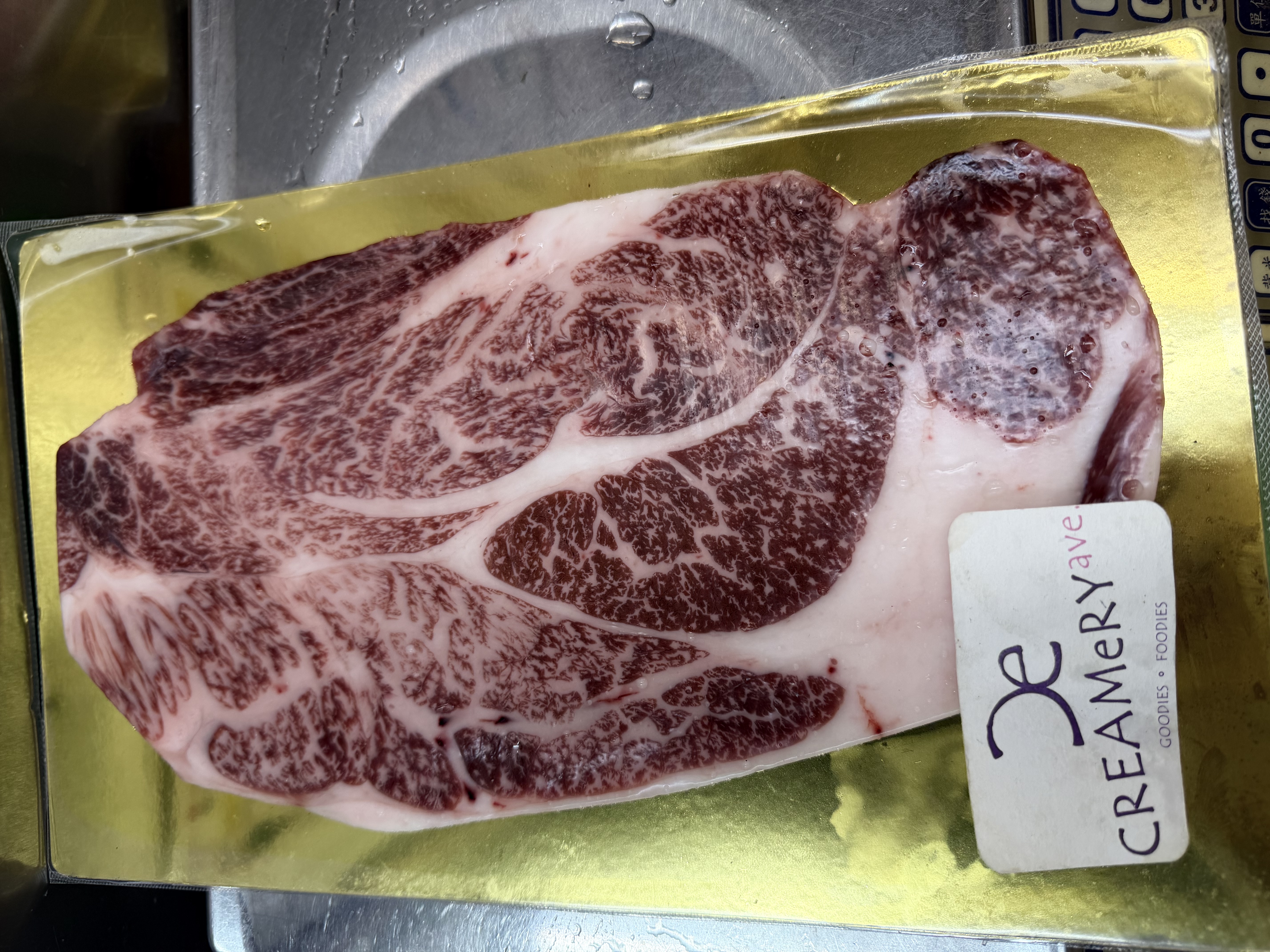 日本A5 宮崎和牛肩胛肉眼扒 Japanese A5 Miyazakigyu Wagyu Beef Shoulder RibEye 和牛肩カルビ ±250g/pack