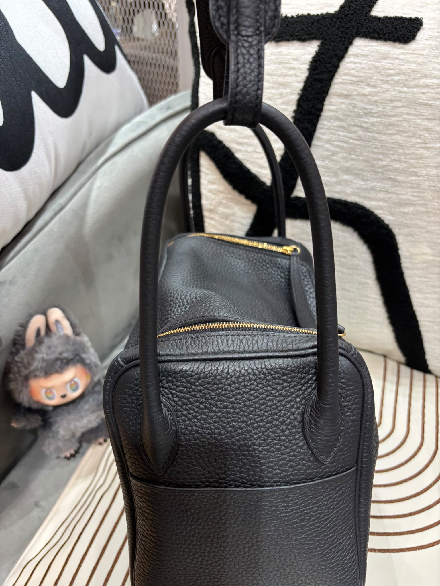 Hermes Lindy 26 Stamp X 黑色牛皮淺金扣  100%Authentic, 95%New ✅Dust bag