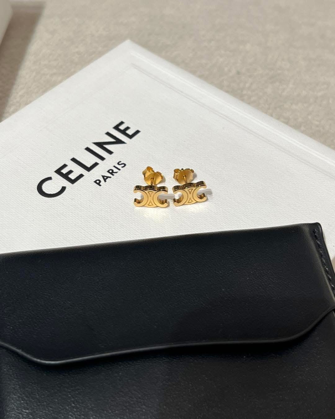 全新 CELINE Triomphe Studs Earrings 100% Authentic, 全新未使用品  ✅tap booklet✅dust bag ✅box