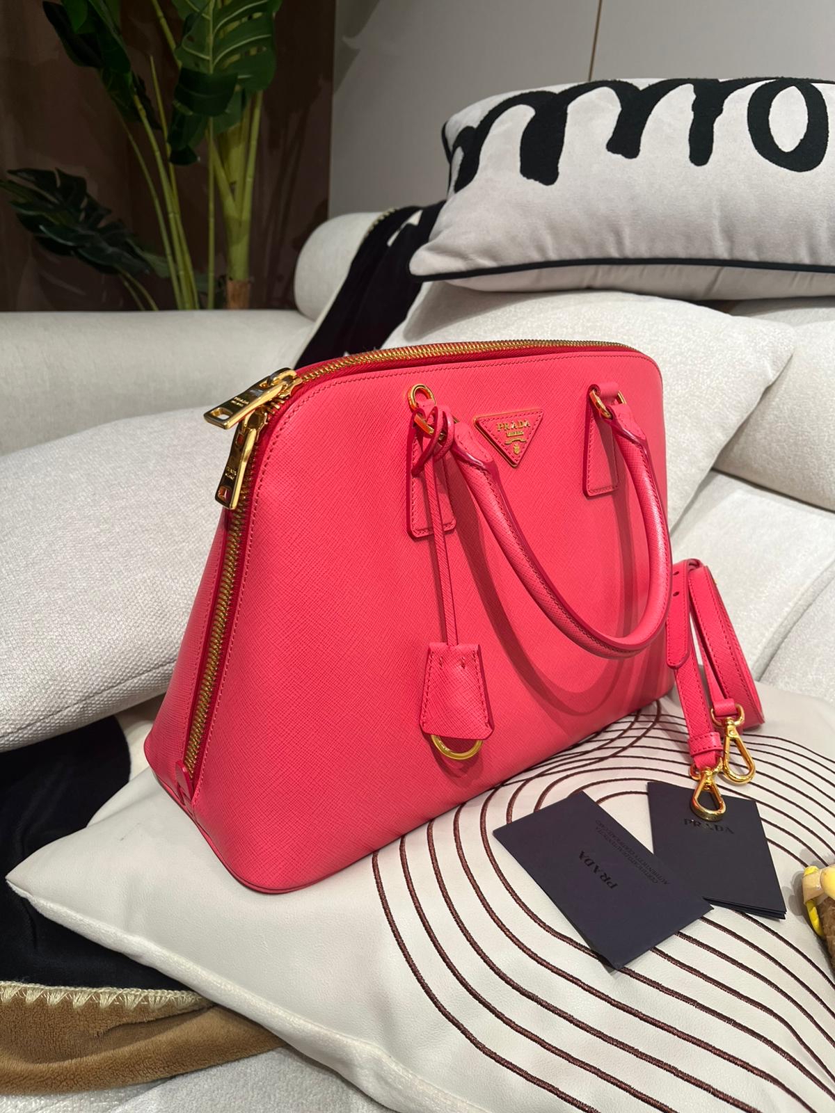 Prada 2Way Bag 十字紋牛皮 100%Authentic, 98%New✅證書✅dust bag