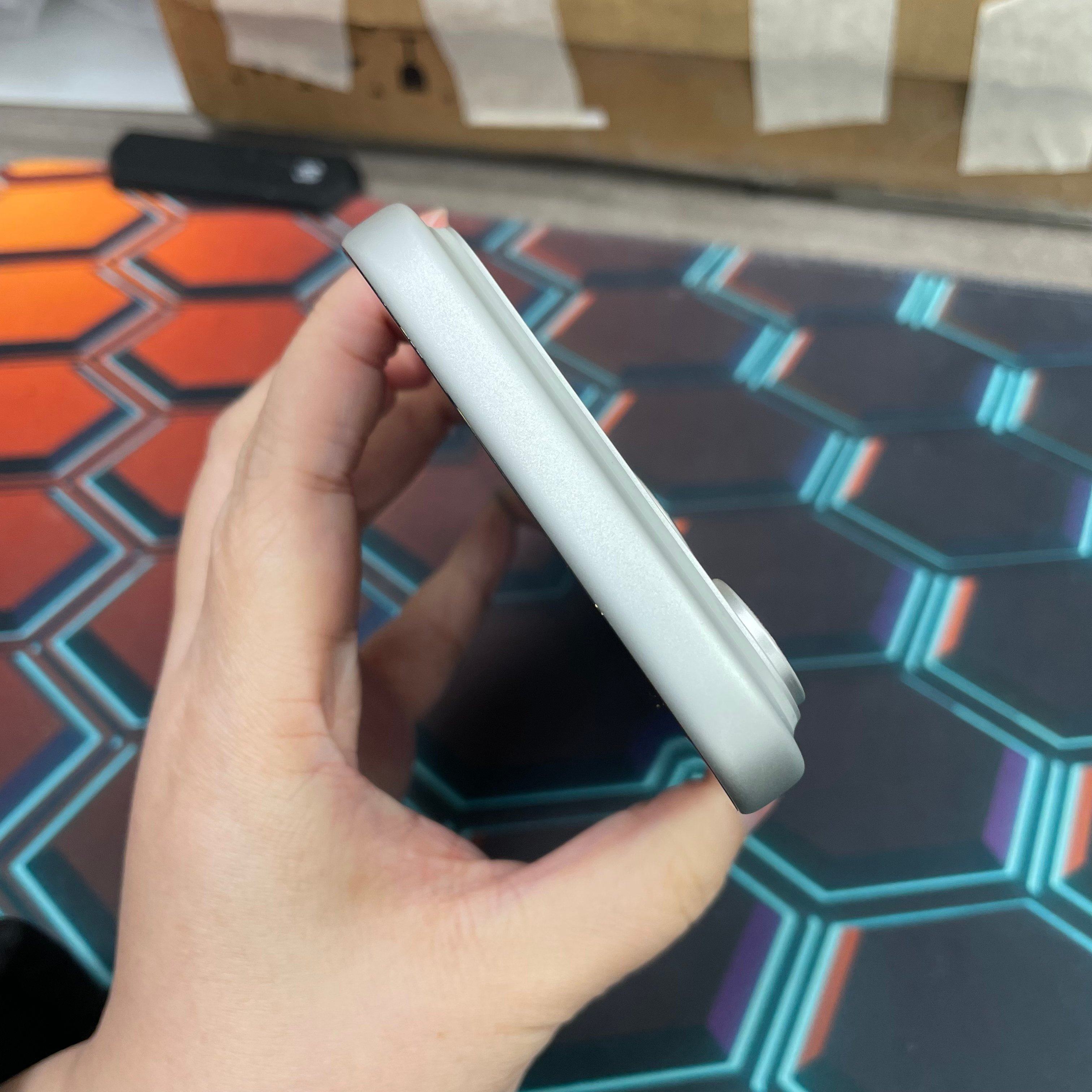 *8362 17 pro max 完美機 2TB 電91 銀色 sliver