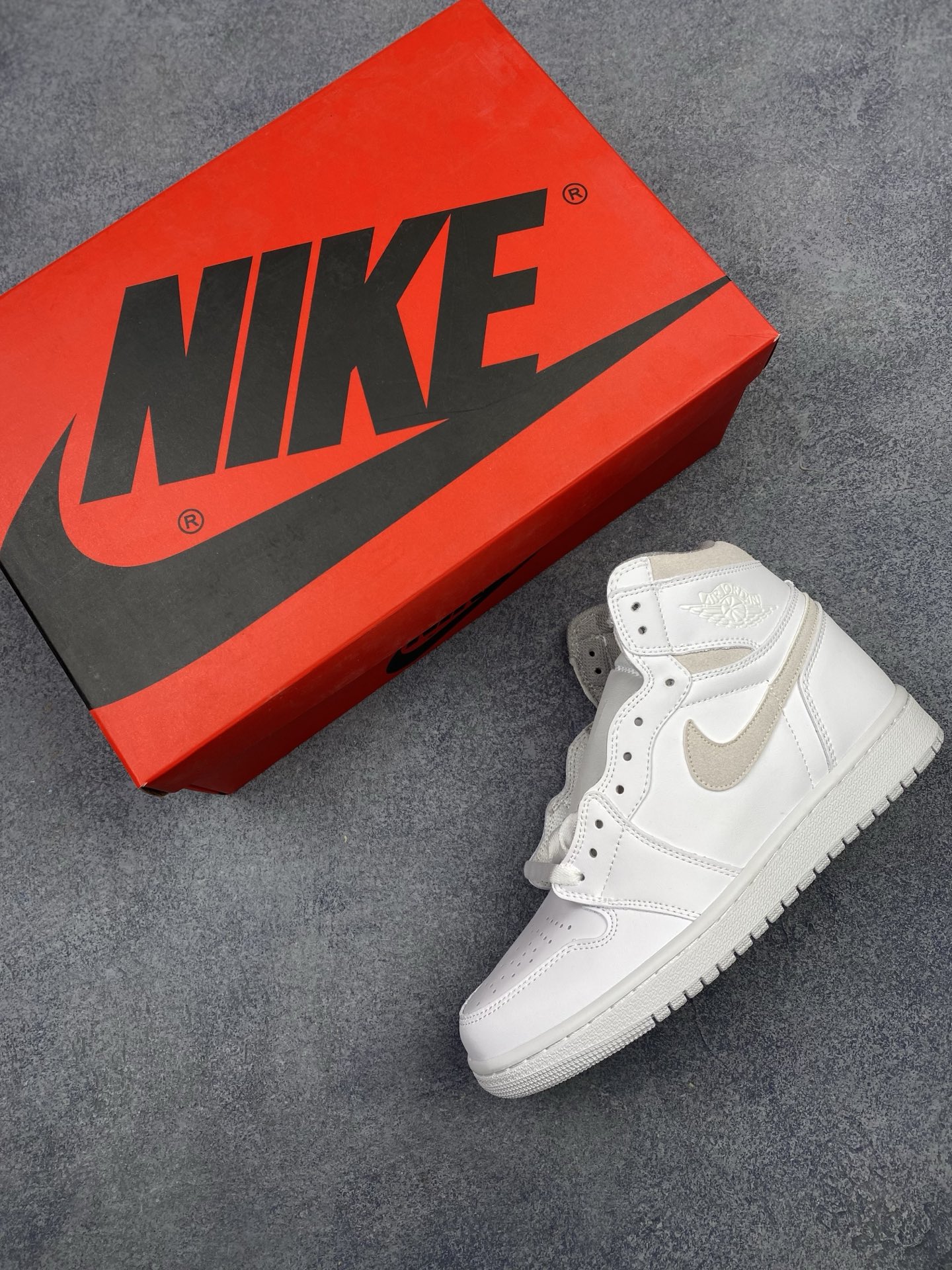 Air Jordan 1 Retro High '85 BQ4422-100