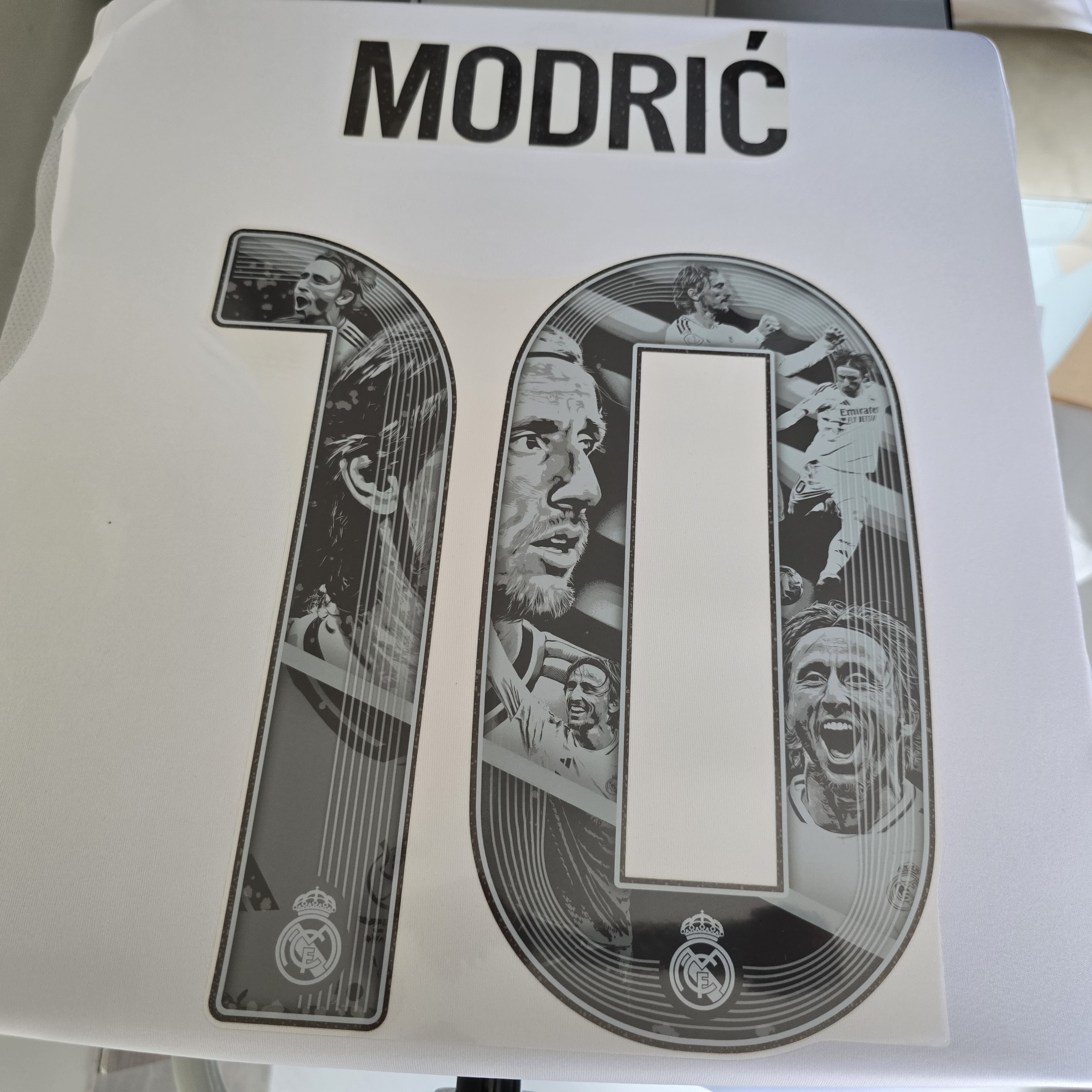 ⚪👑 Adidas Real Madrid 皇家馬德里 2025-26 主場女裝球迷版球衣 (可加印字章) JN8869