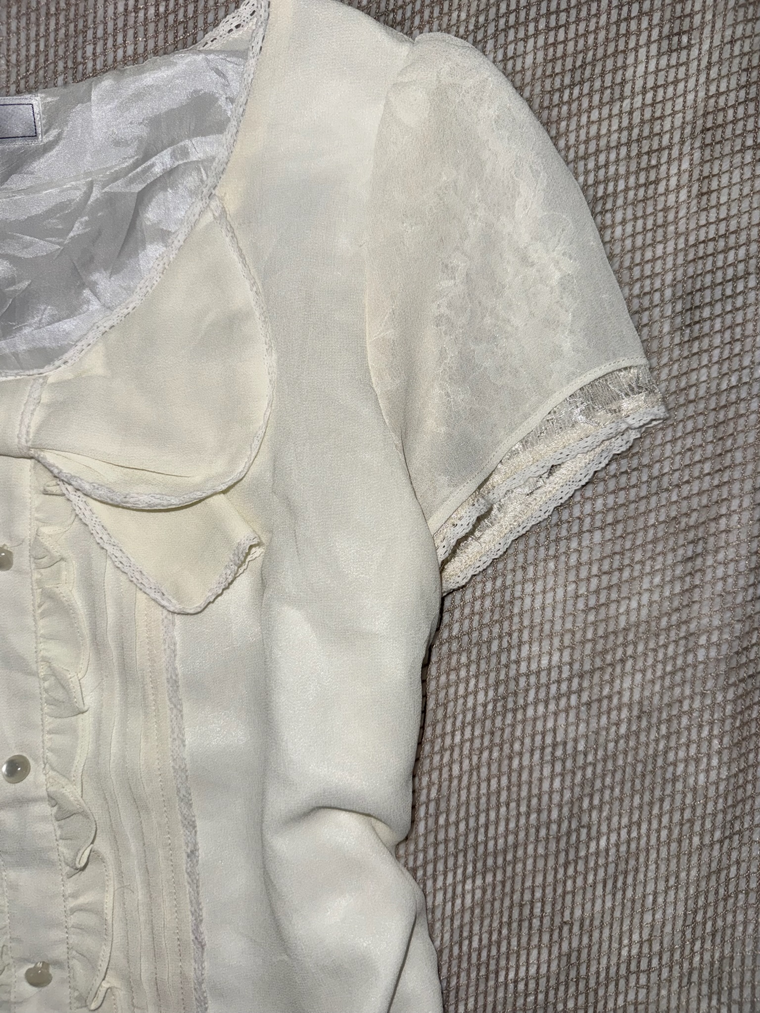 Tetto di Mammisa Cream Blouse with Oversized Bow