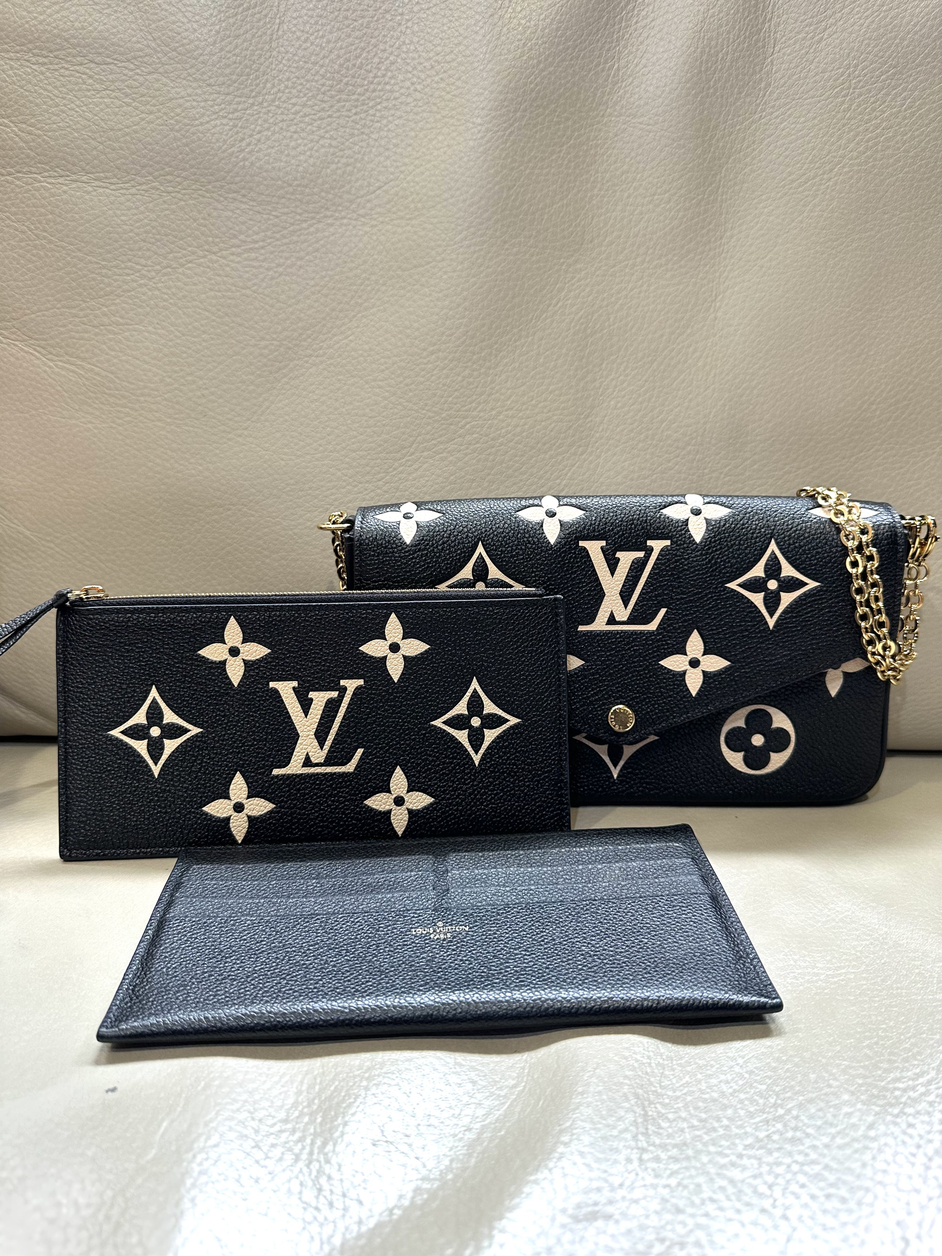 Pre-owned LV Félicie Pochette in bicolor Monogram Empreinte leather / Product Code: 26040508