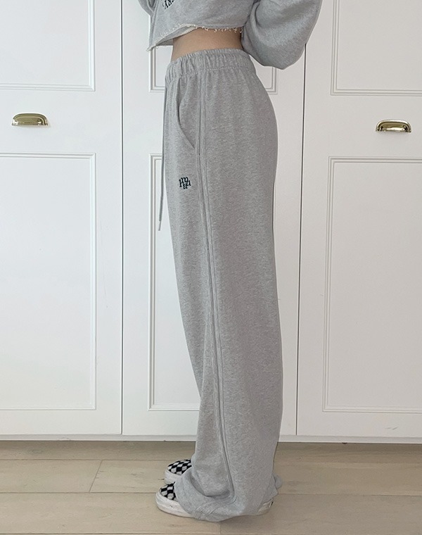 MuahMuah LOGO STITCH LINE WIDE BANDING PANTS【GREY】 | KAZUE