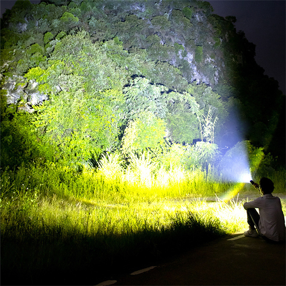 戶外強光遠射手電筒 內置電池 UB0273