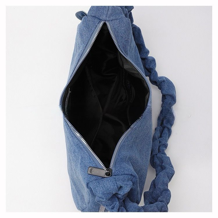 2隻起各減$ 10。Adidas Originals皺摺雲朵包