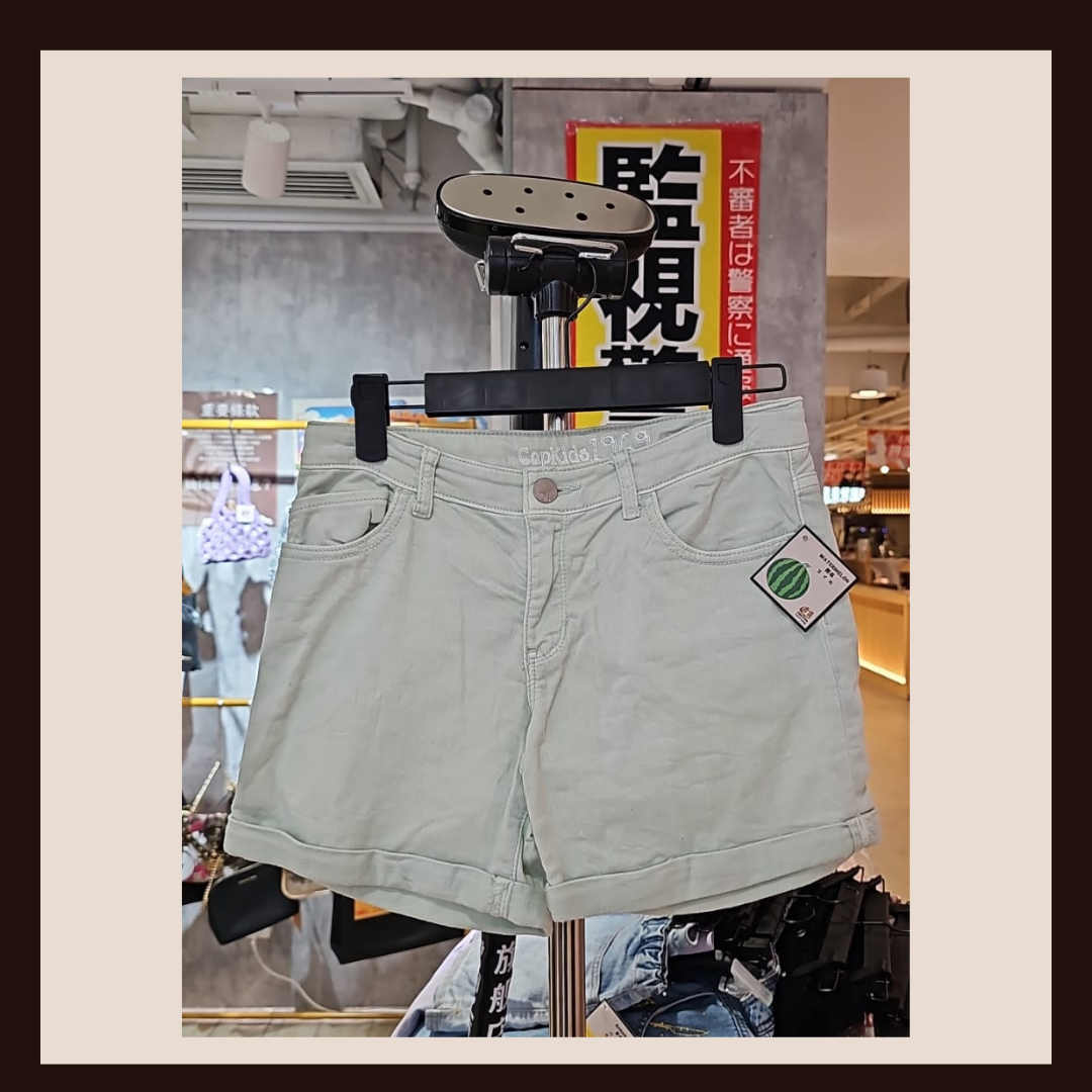 🍦 夏日必備！清新薄荷綠牛仔短褲