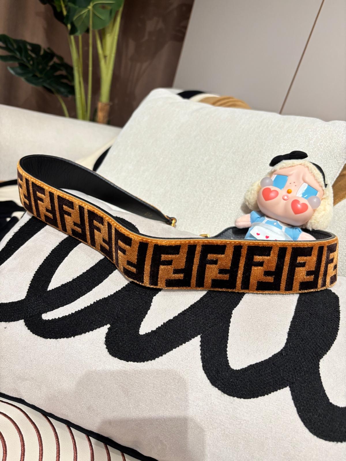 Fendi strap 手袋肩帶 ✨100%Authentic, 98% new