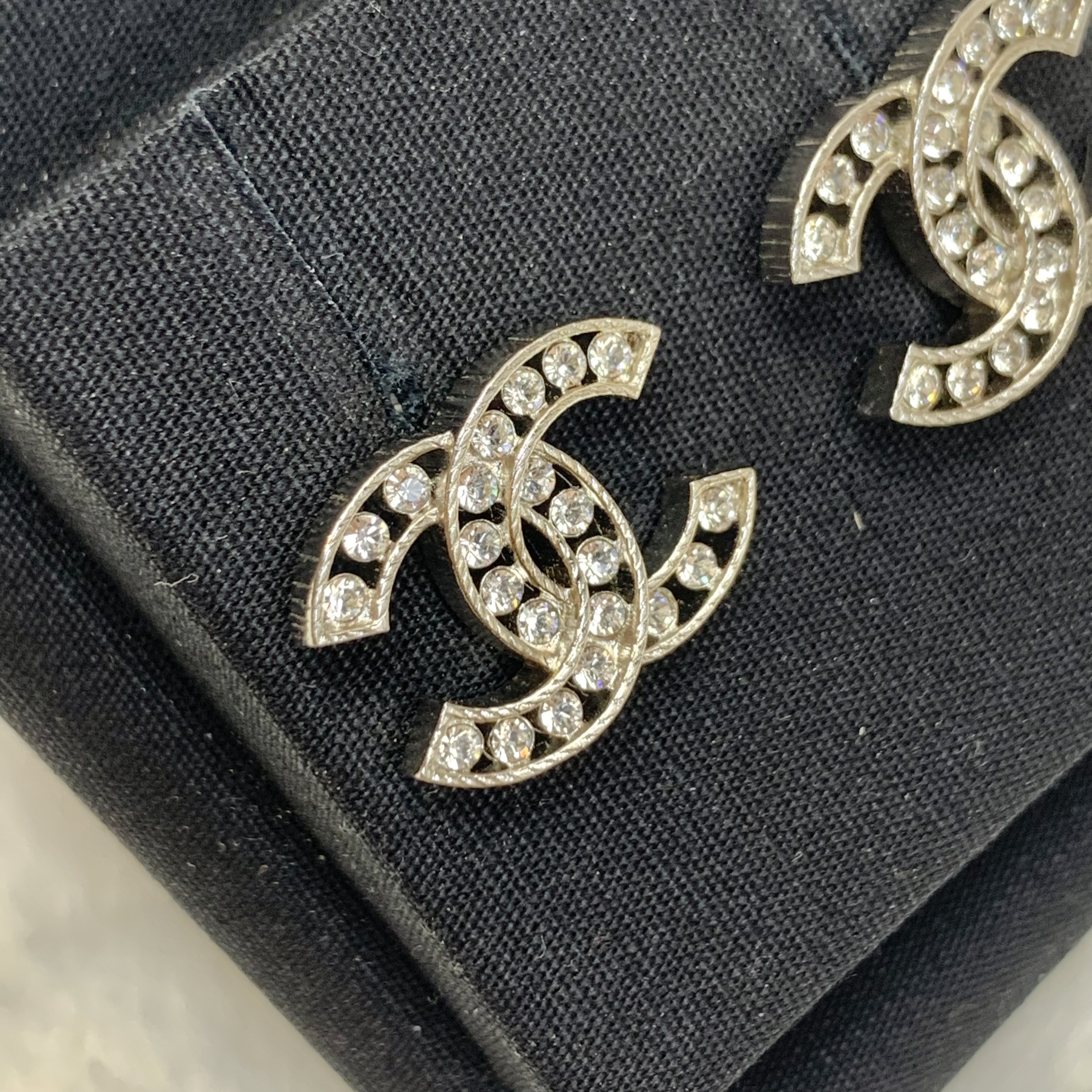 Chanel香奈兒 耳環雙C滿鑽