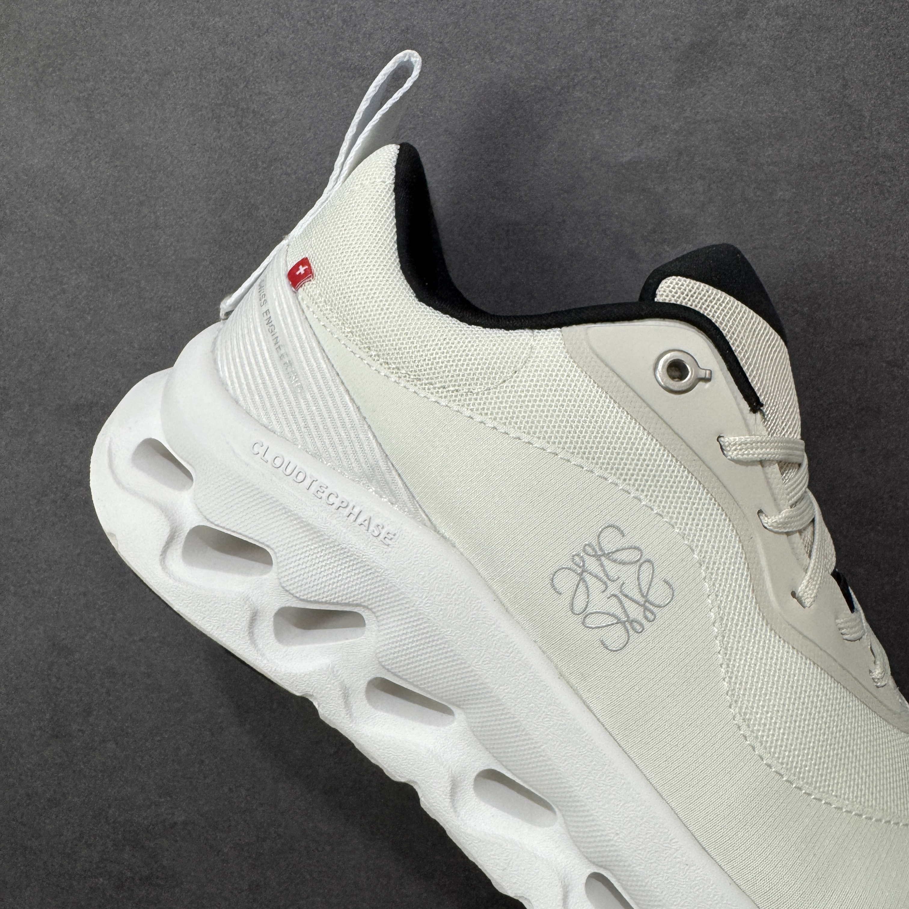 On Running Cloudtilt 2 LOEWE 