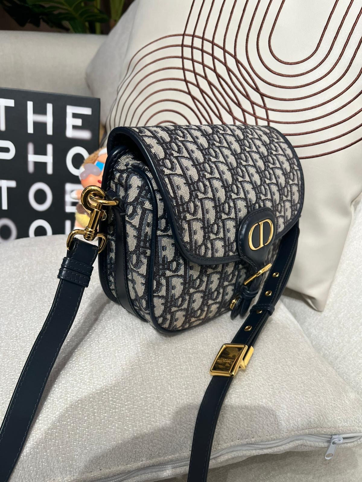 Dior Bobby medium  ,100%Authentic,93%new ✅dust bag 