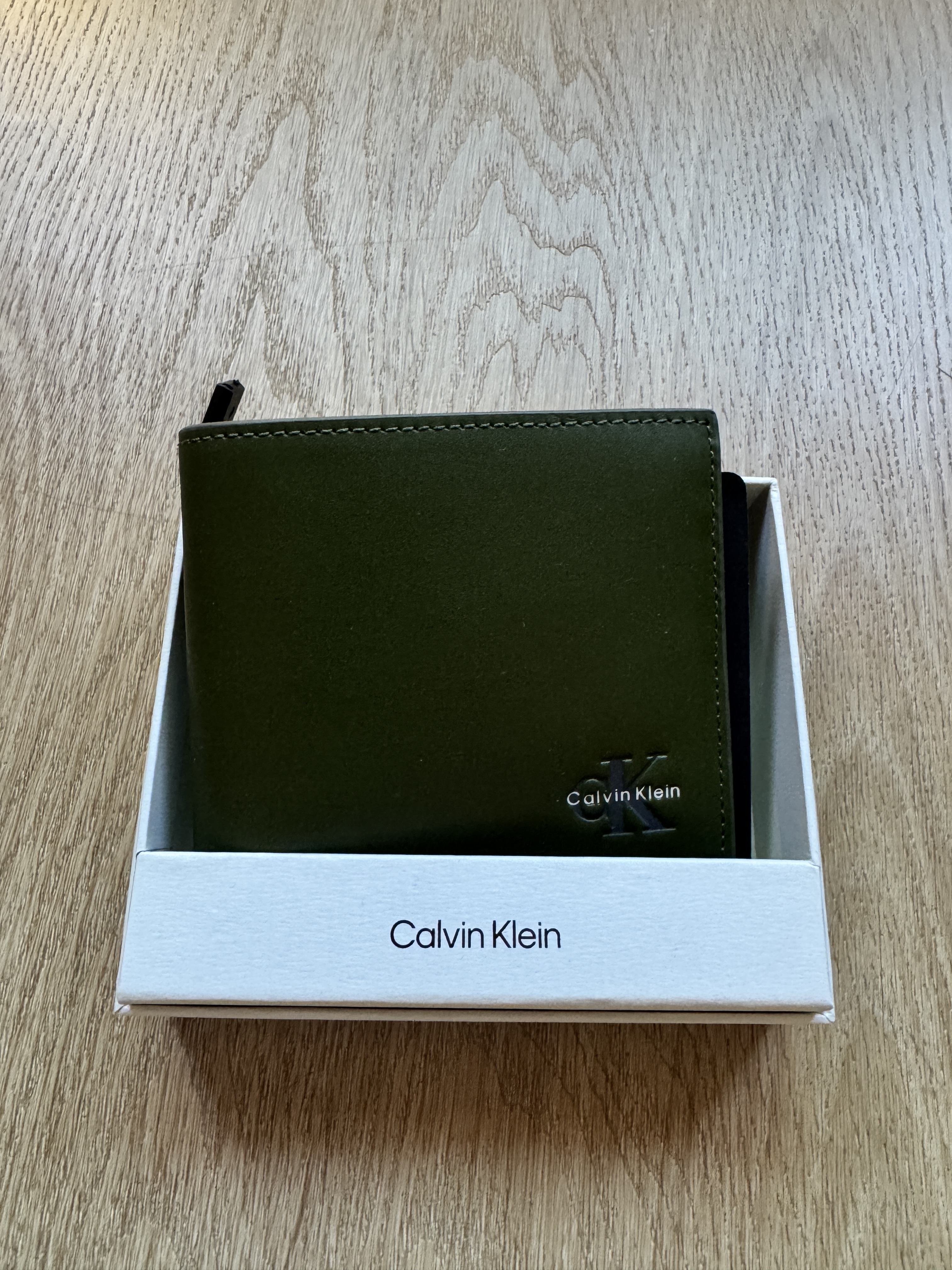 Calvin Klein墨綠色皮銀包 (香港現貨)