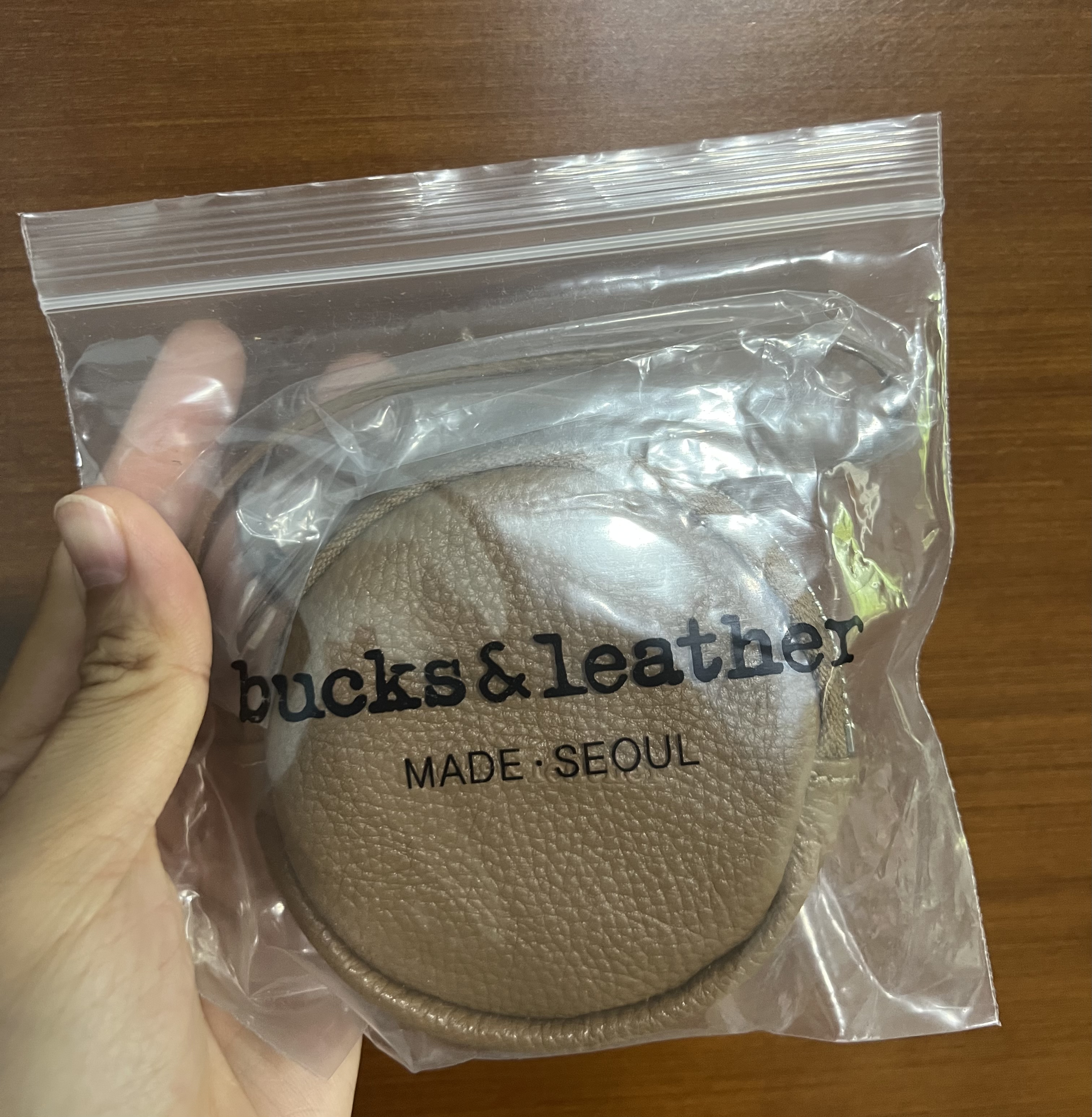 💟現貨💟🇰🇷韓國bucks & leather 牛皮圓形散子包-啡色