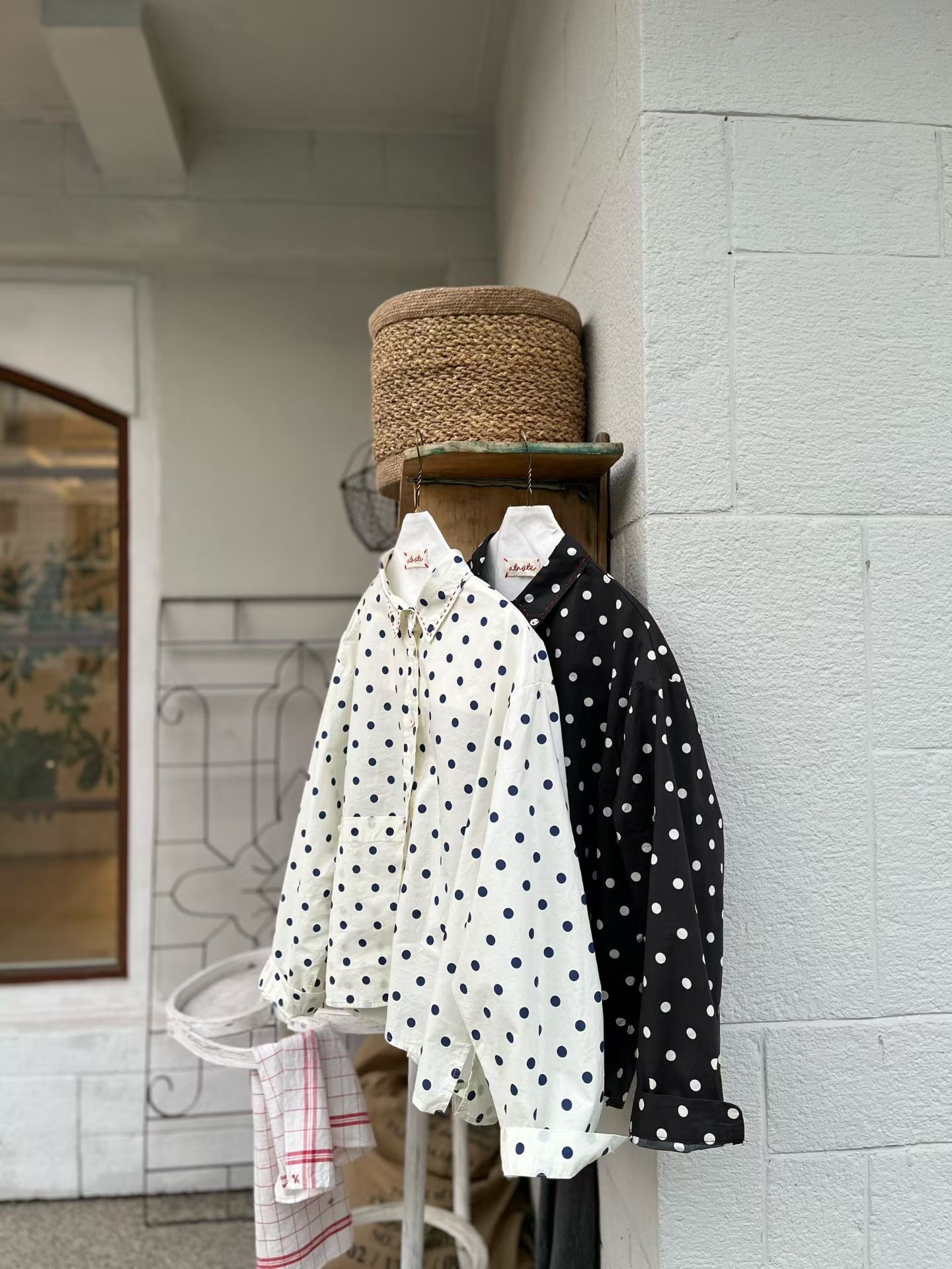 AT OY 前後袋圓點恤