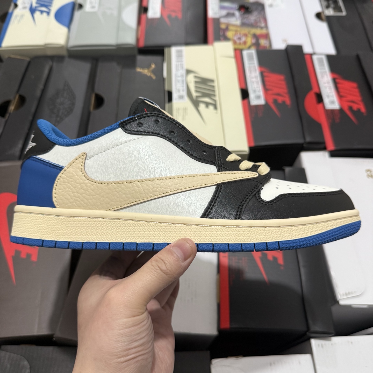 Nike Air Jordan 1 Retro Low OG SP Fragment x Travis Scott DM7866-140