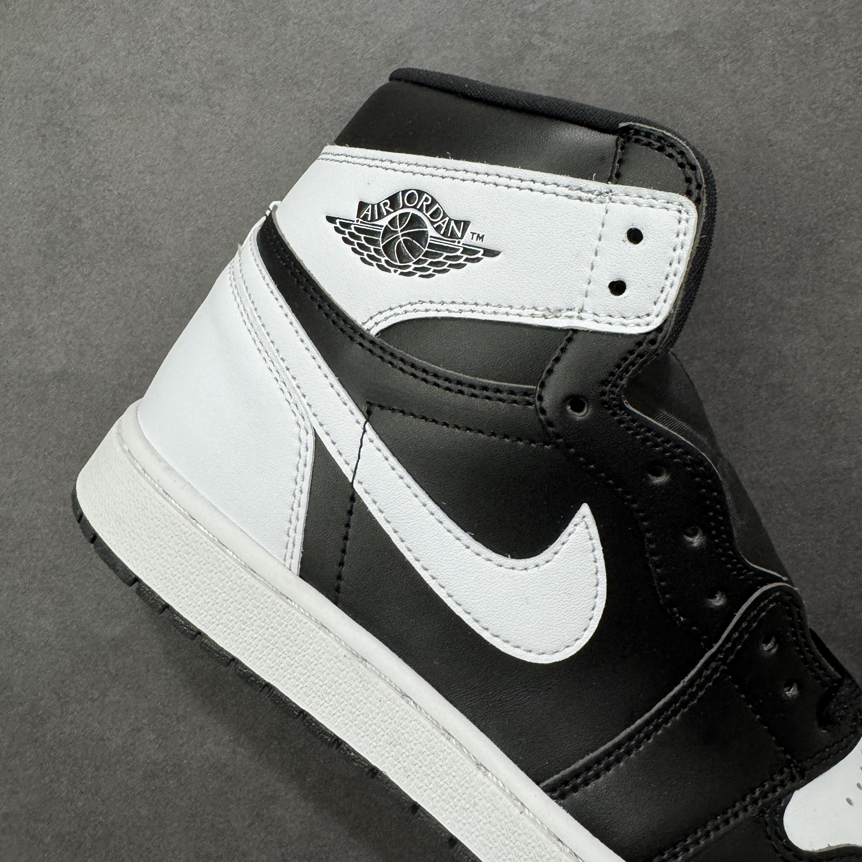 Nike Air Jordan 1 Retro High OG DZ5485-010