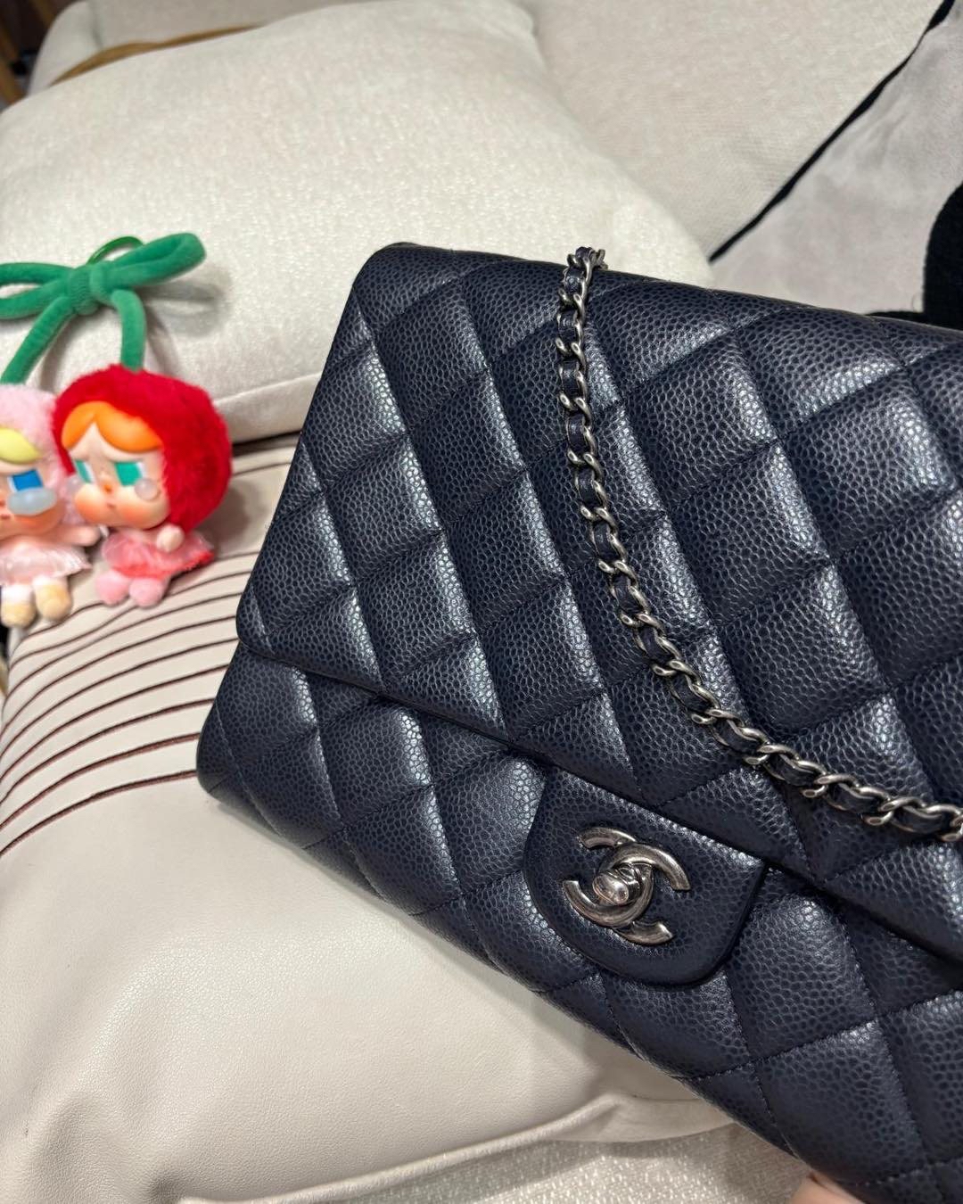 Chanel flap bag navy 荔枝牛皮 W27.5x18cm 100%Authentic ,95%new  ✅21 card✅dust bag✅盒 