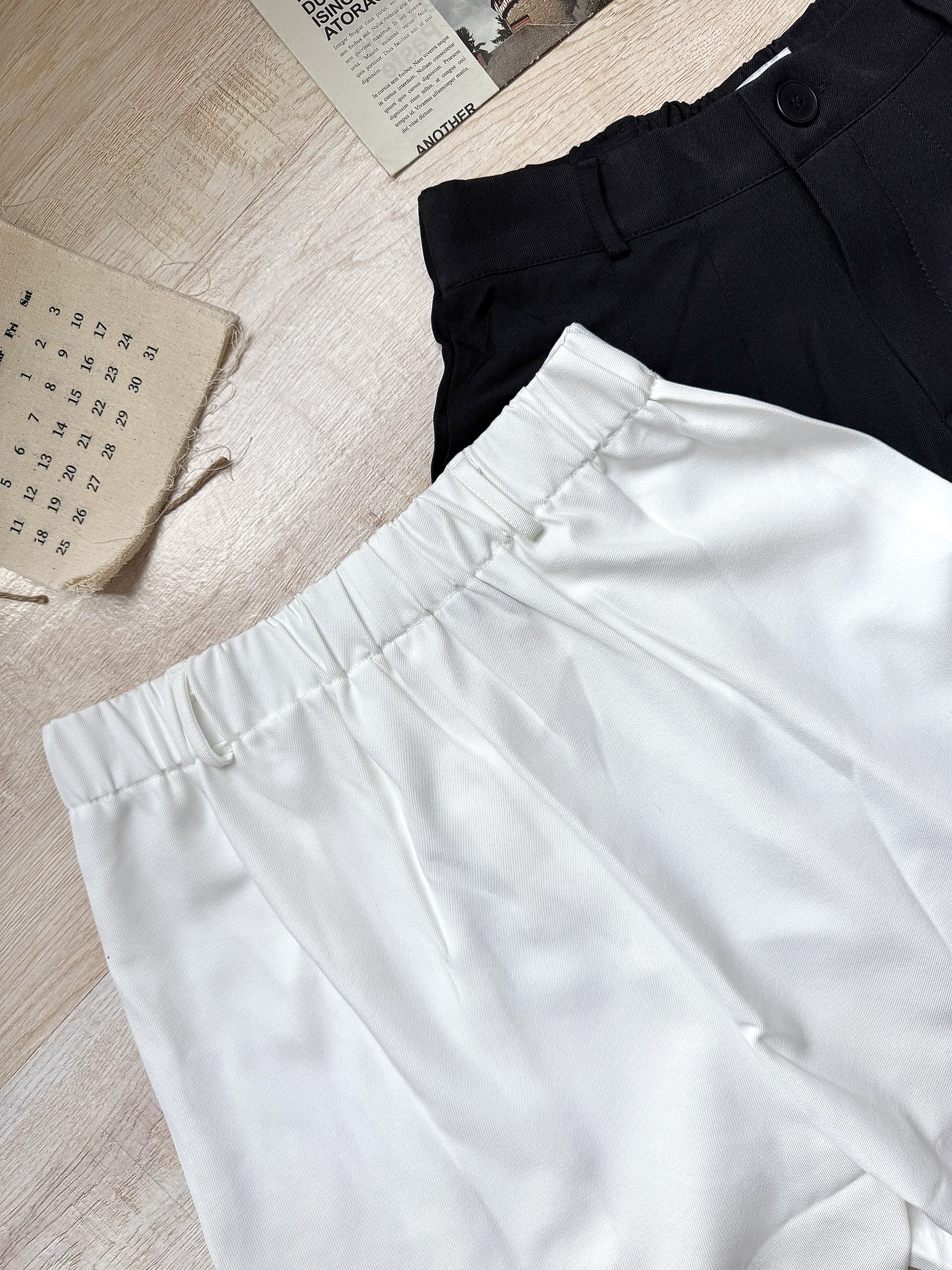 Clara Chic Pleated A-line Shorts 气质压褶高腰A字西装短裤-附送腰带 （ 2 Colours ）
