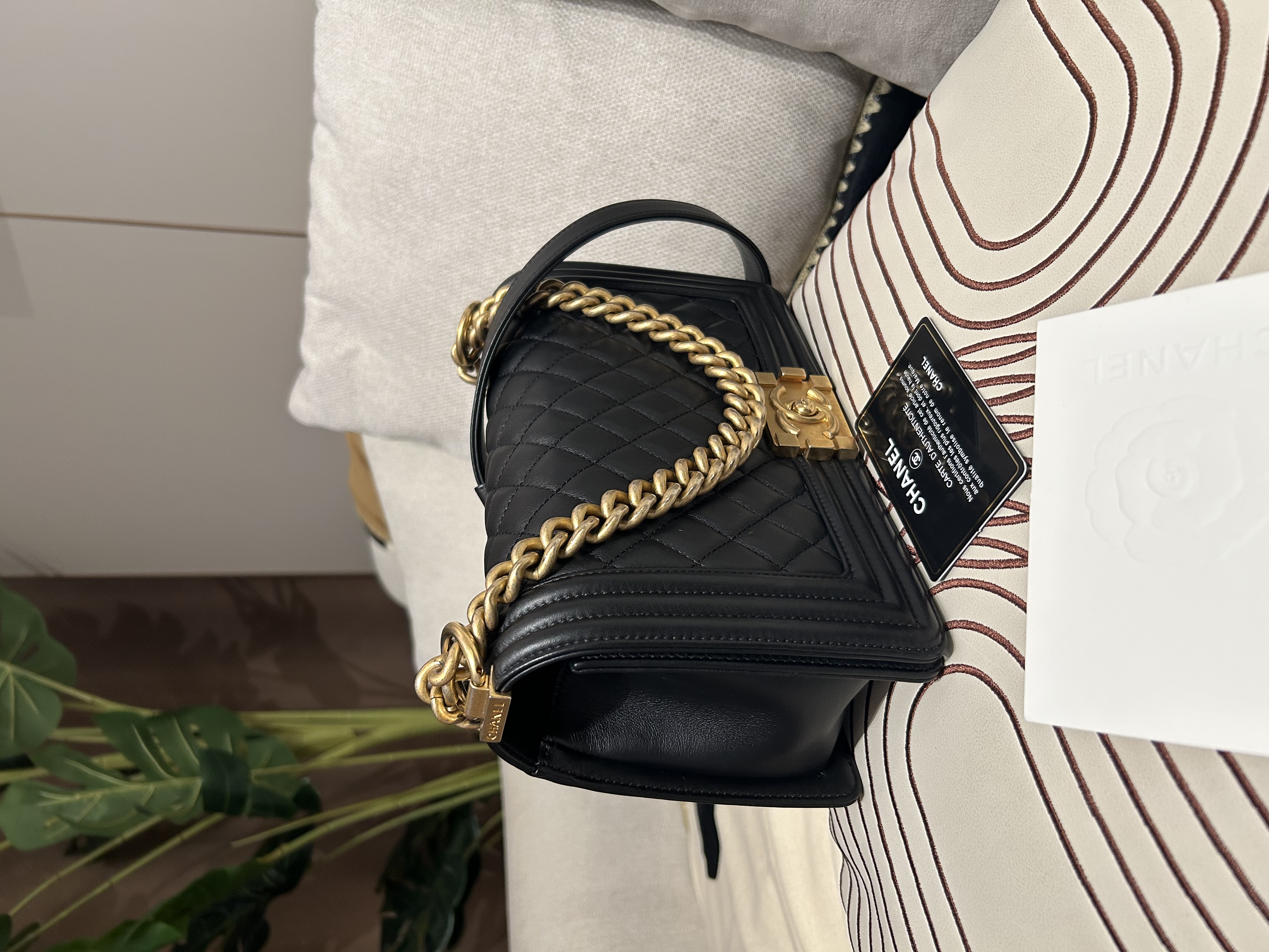 Chanel Boy Chanel 25cm A67086 100%Authentic, 95%New ✅專門店收據✅31Card✅Dust bag