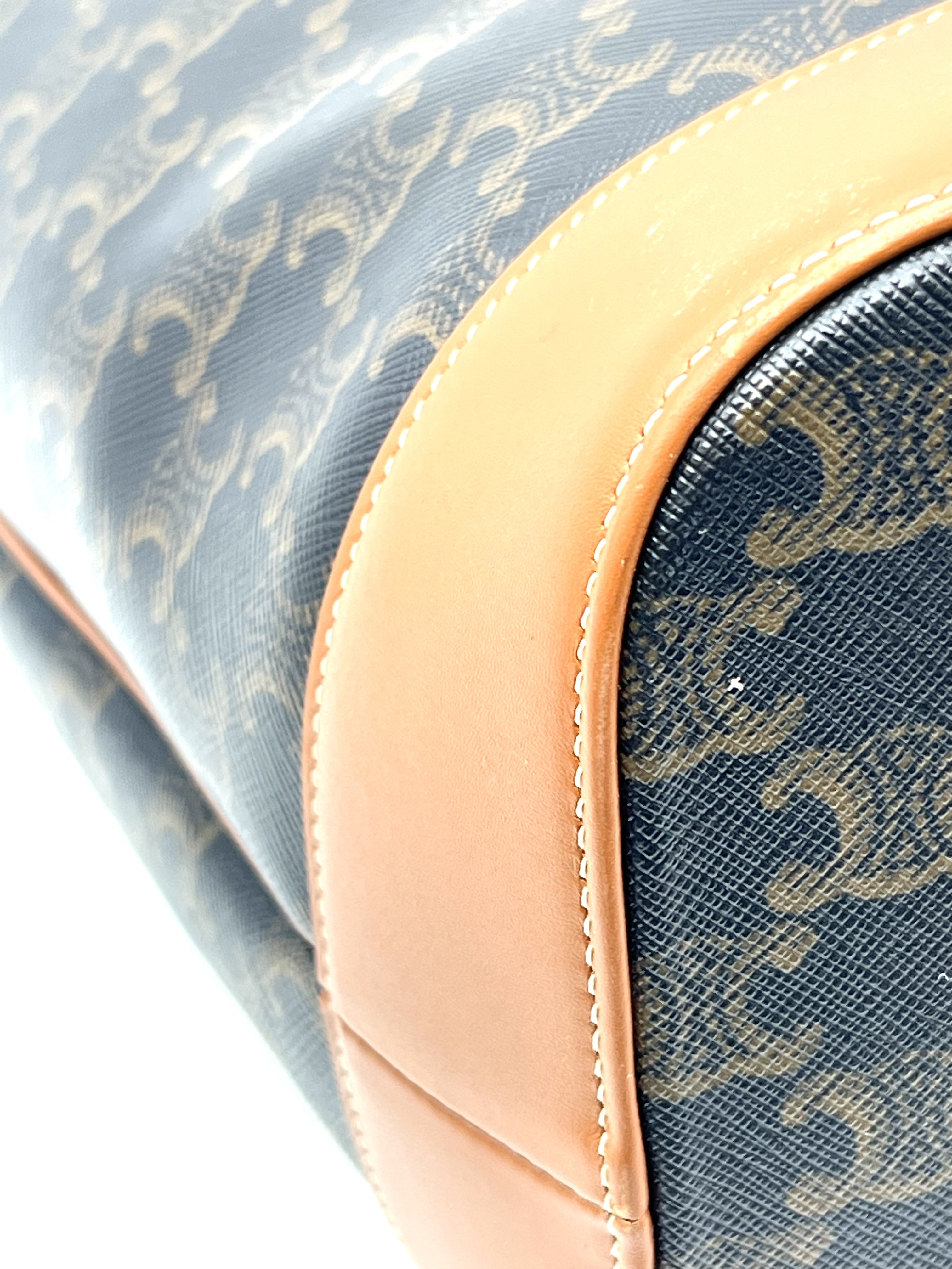 Pre-Owned CELINE Bucket Bag / Product Code: 26051201