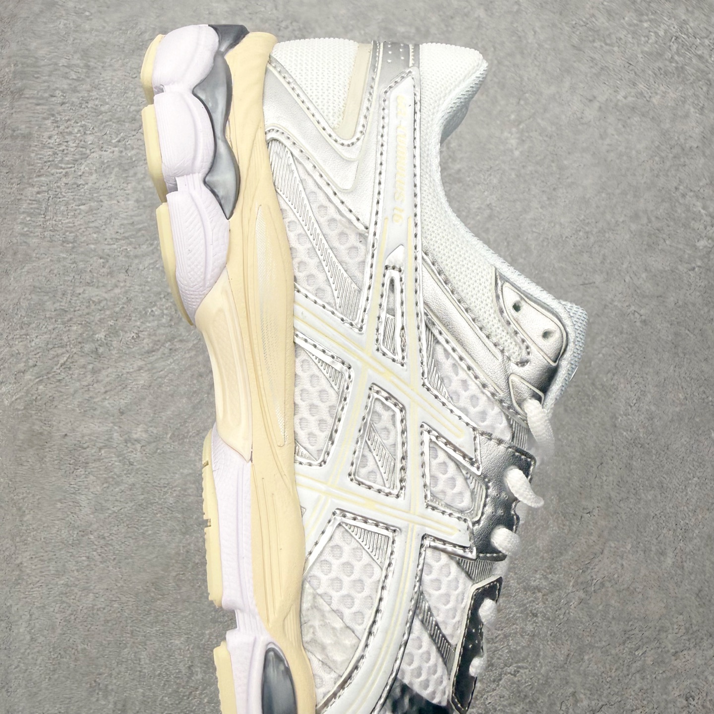 Asics Gel-Cumulus 16
