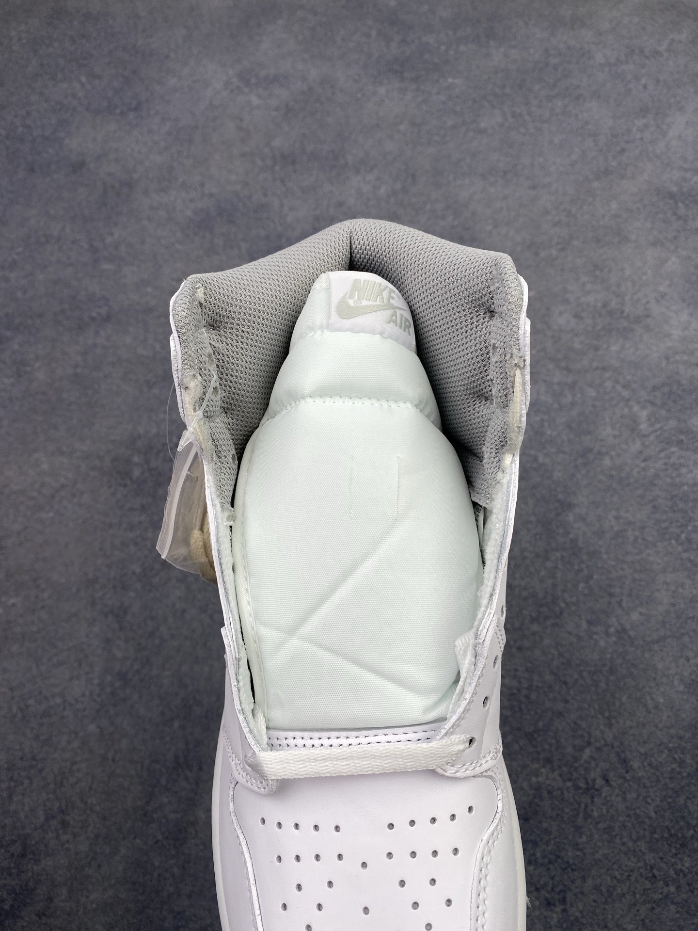 Air Jordan 1 Retro High '85 BQ4422-100