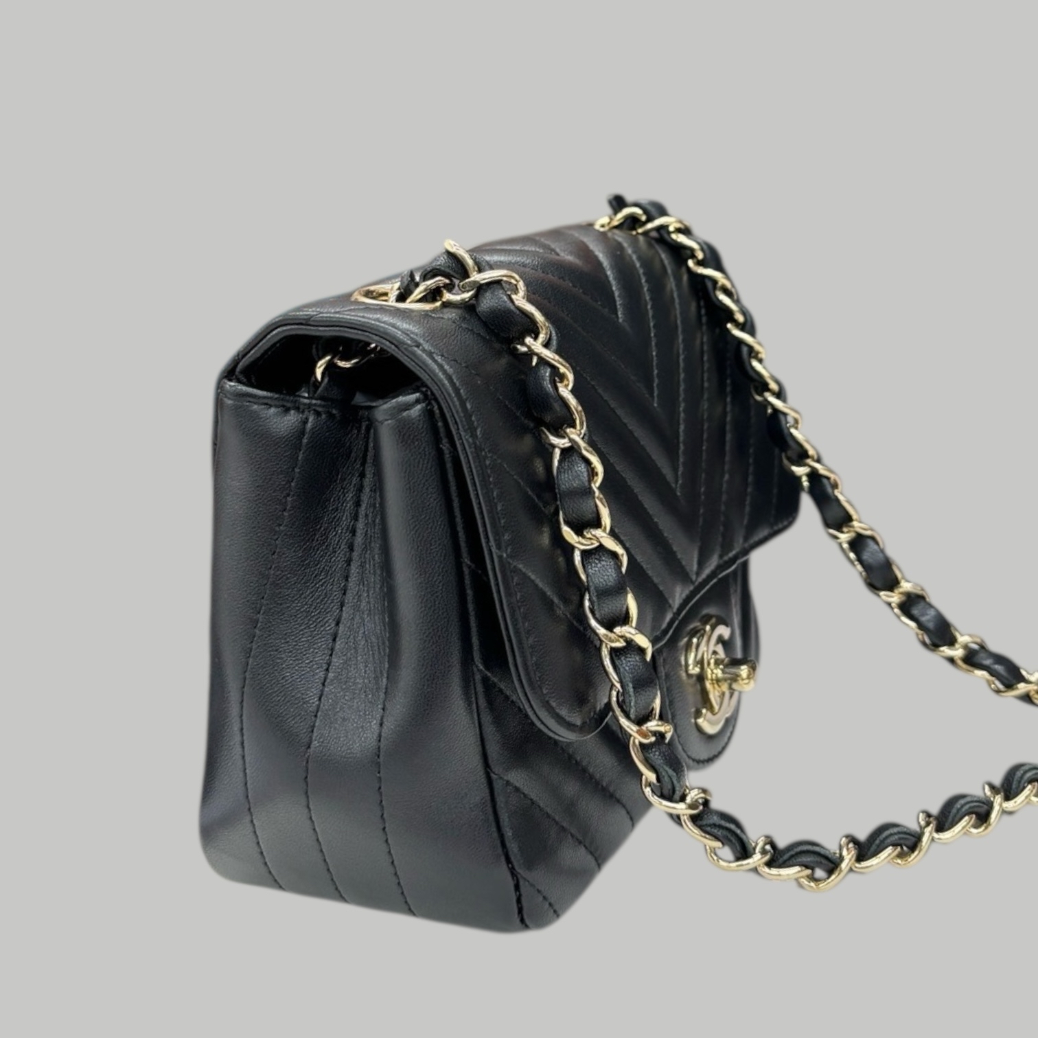 Chanel Lambskin Square 羊皮方胖