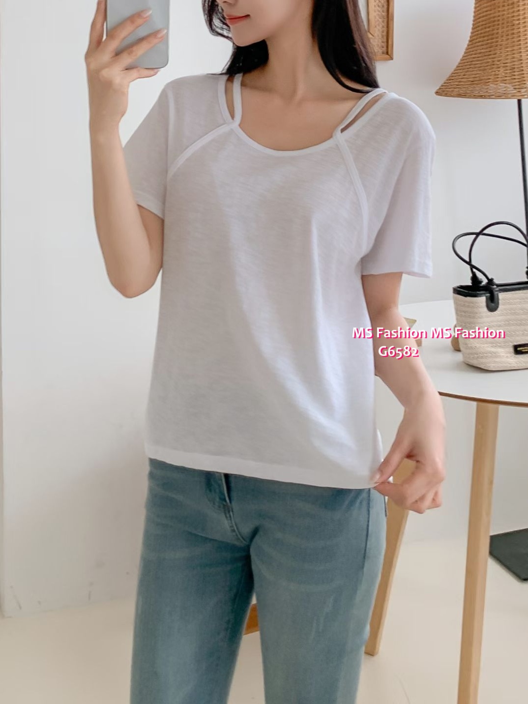 G6582 特色領淨色top