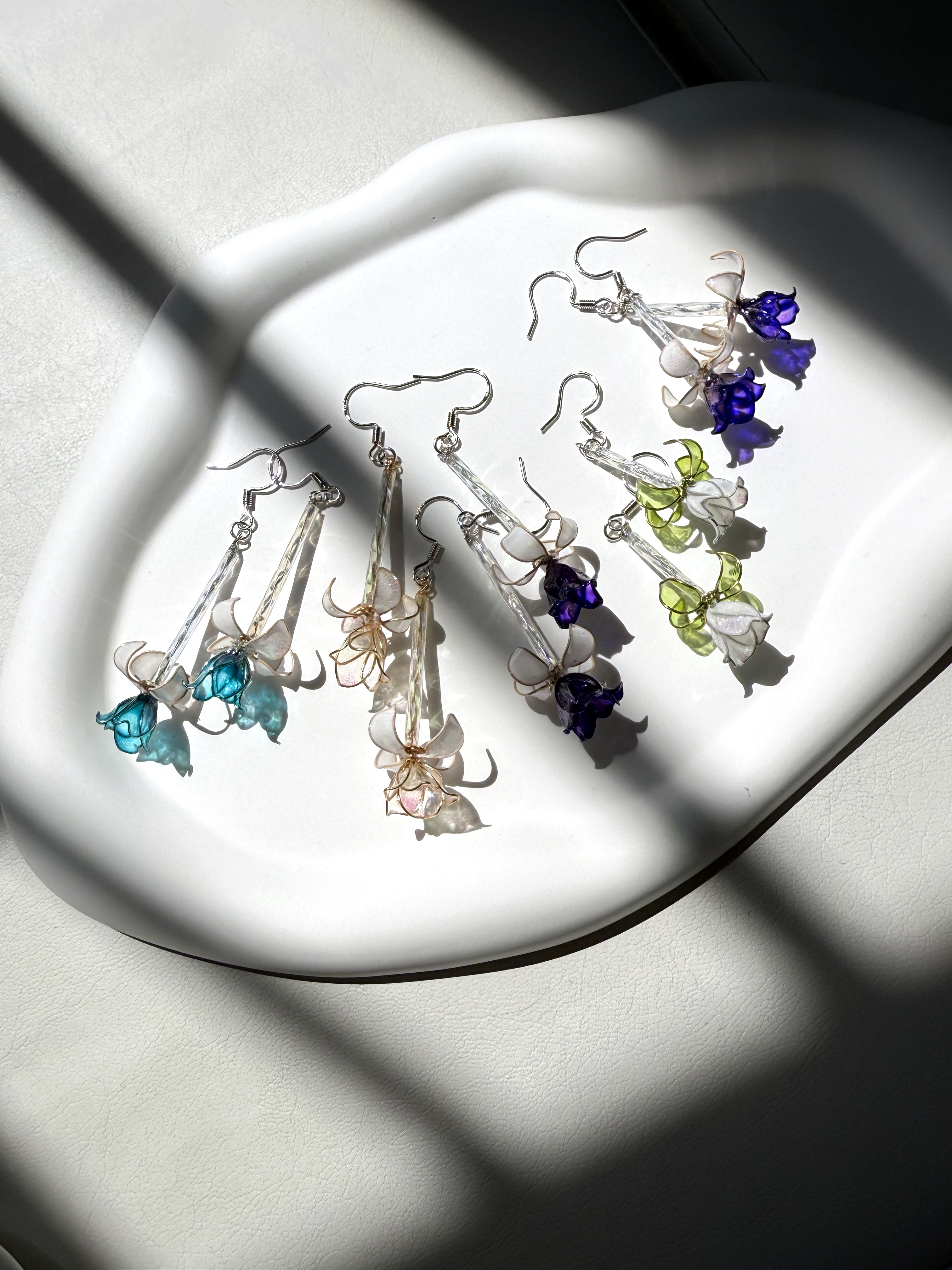 水晶花手作耳環・銅線花飾物｜吊鐘花｜@輕花作樂