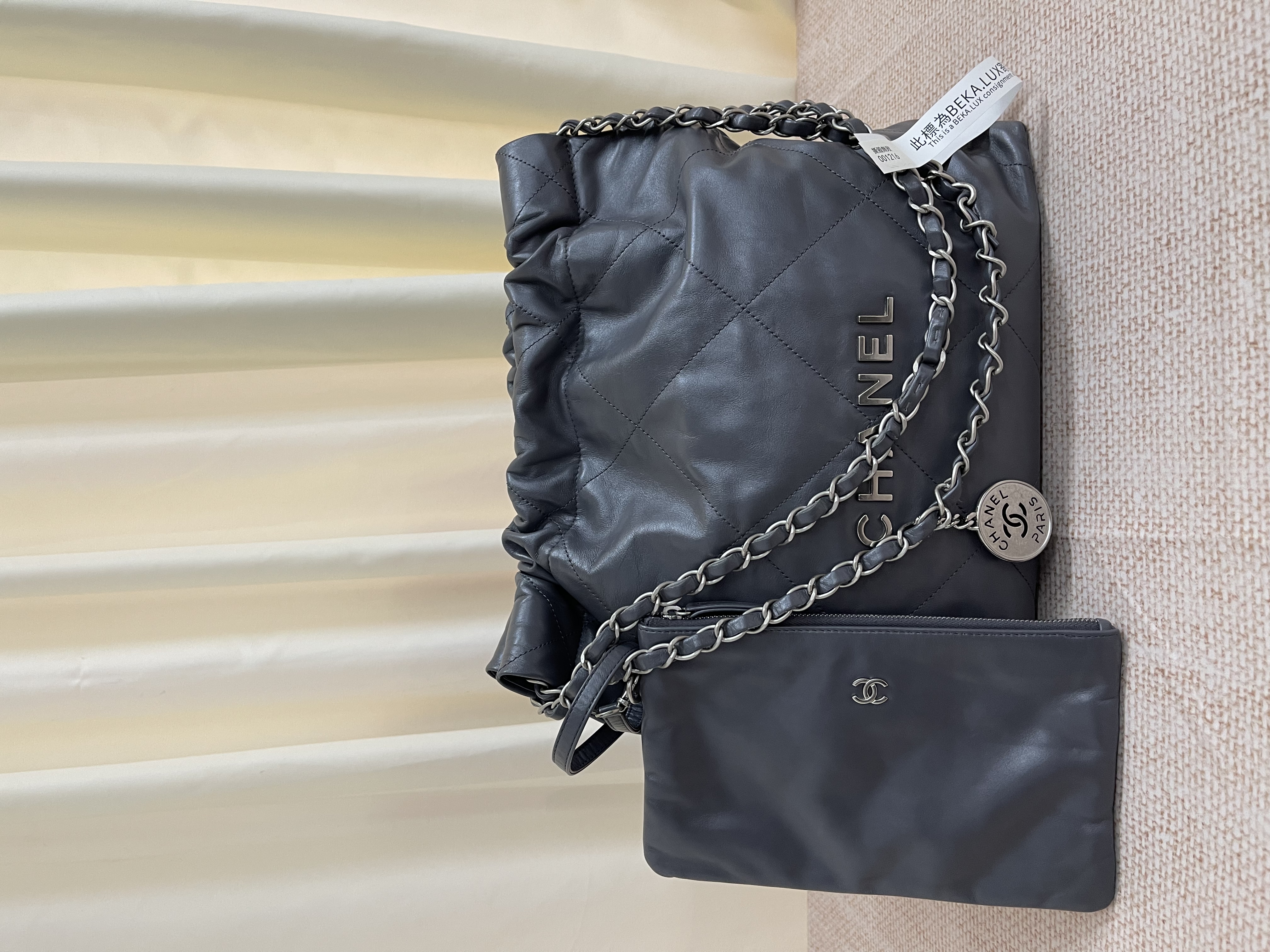 Pre-owned Chanel 22 bag / Product Code: 26022103